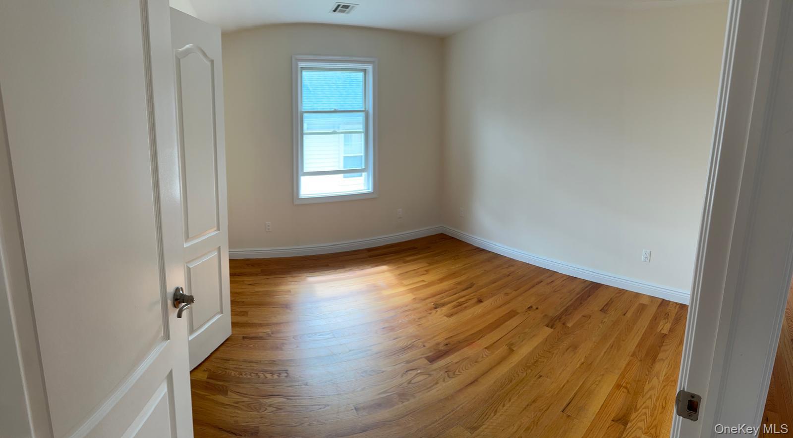 191 Jefferson Avenue, Mineola, NY 11501