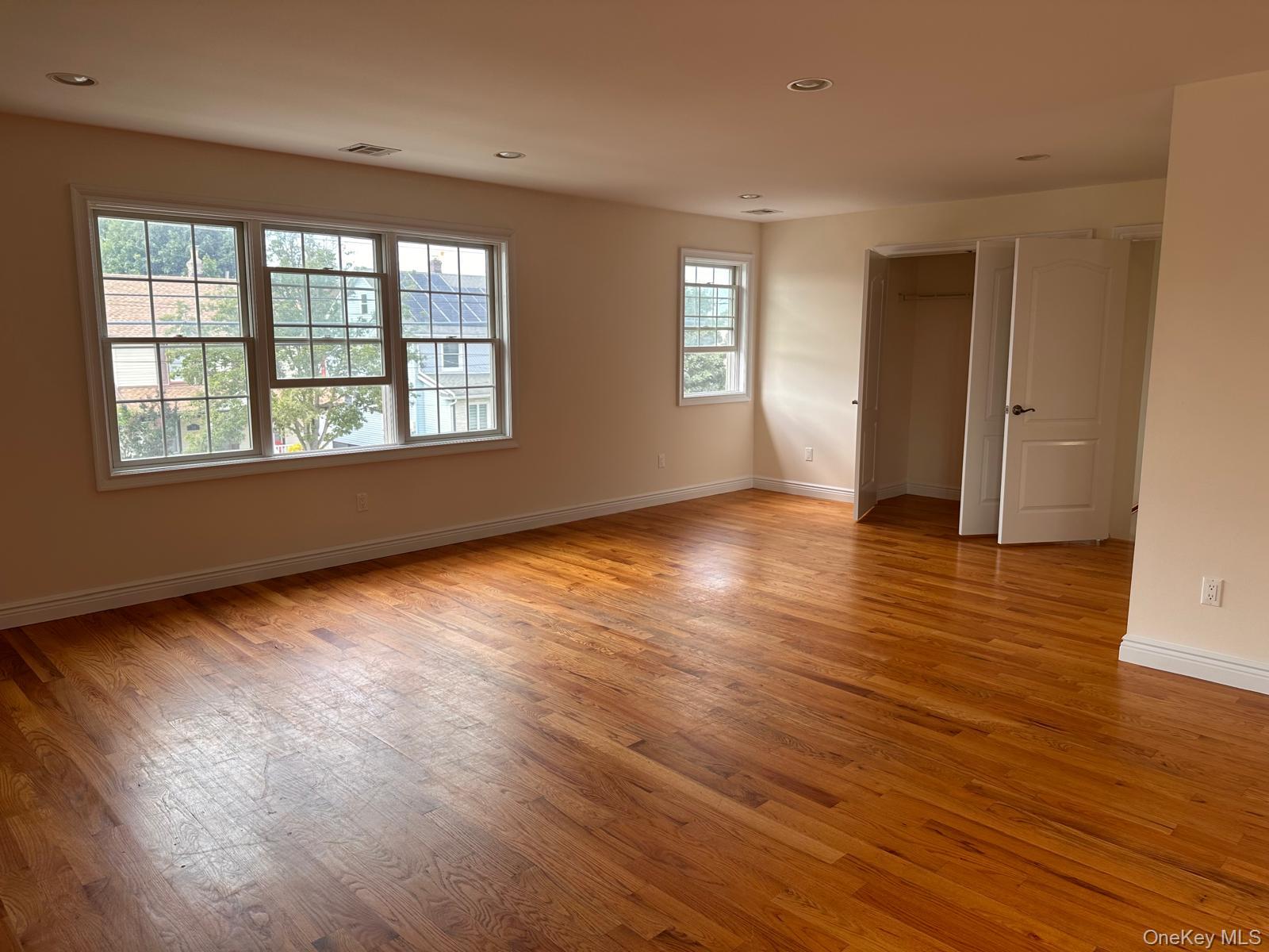 191 Jefferson Avenue, Mineola, NY 11501