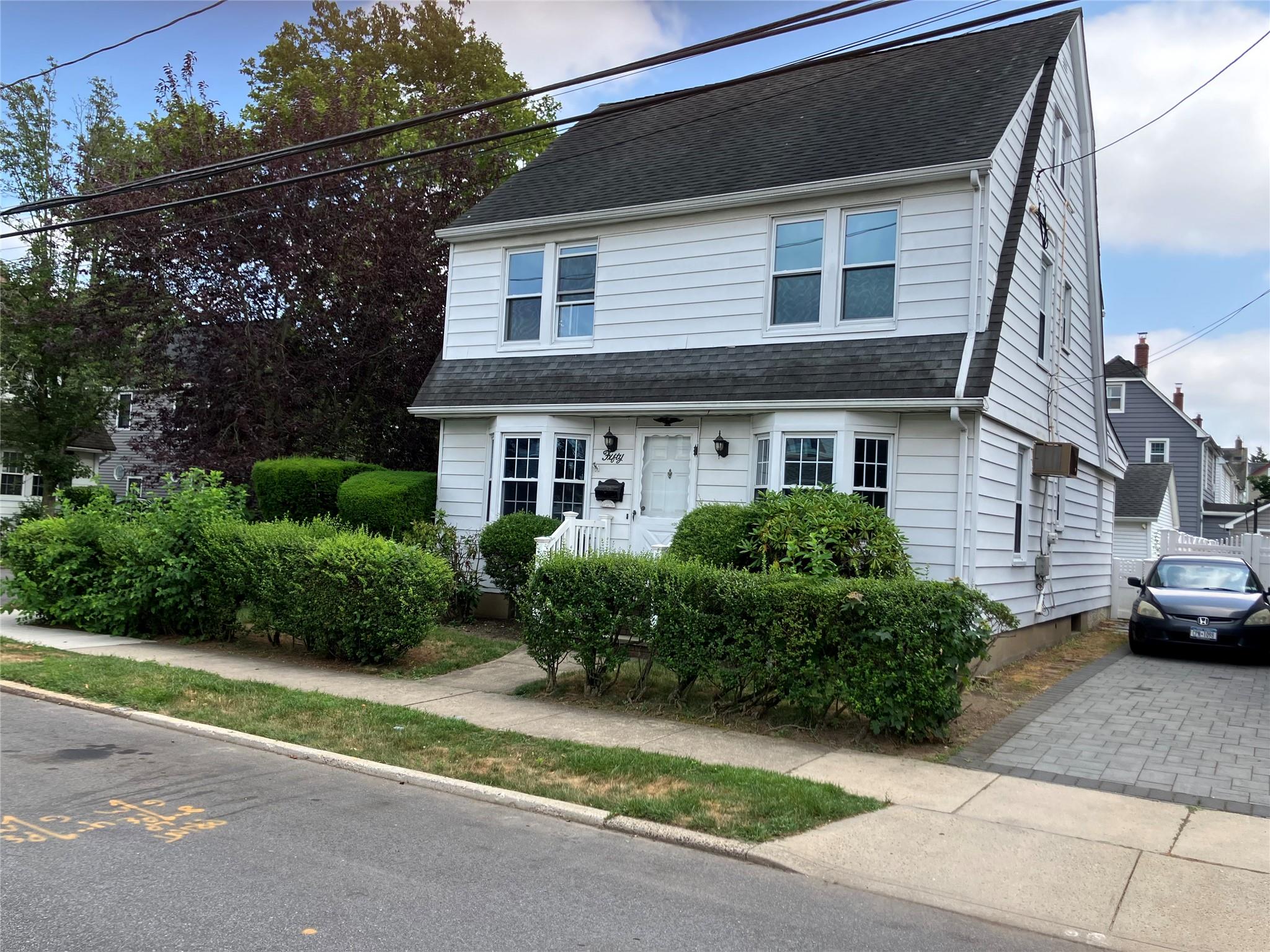 50 Fordham Street, Williston Park, NY 11596