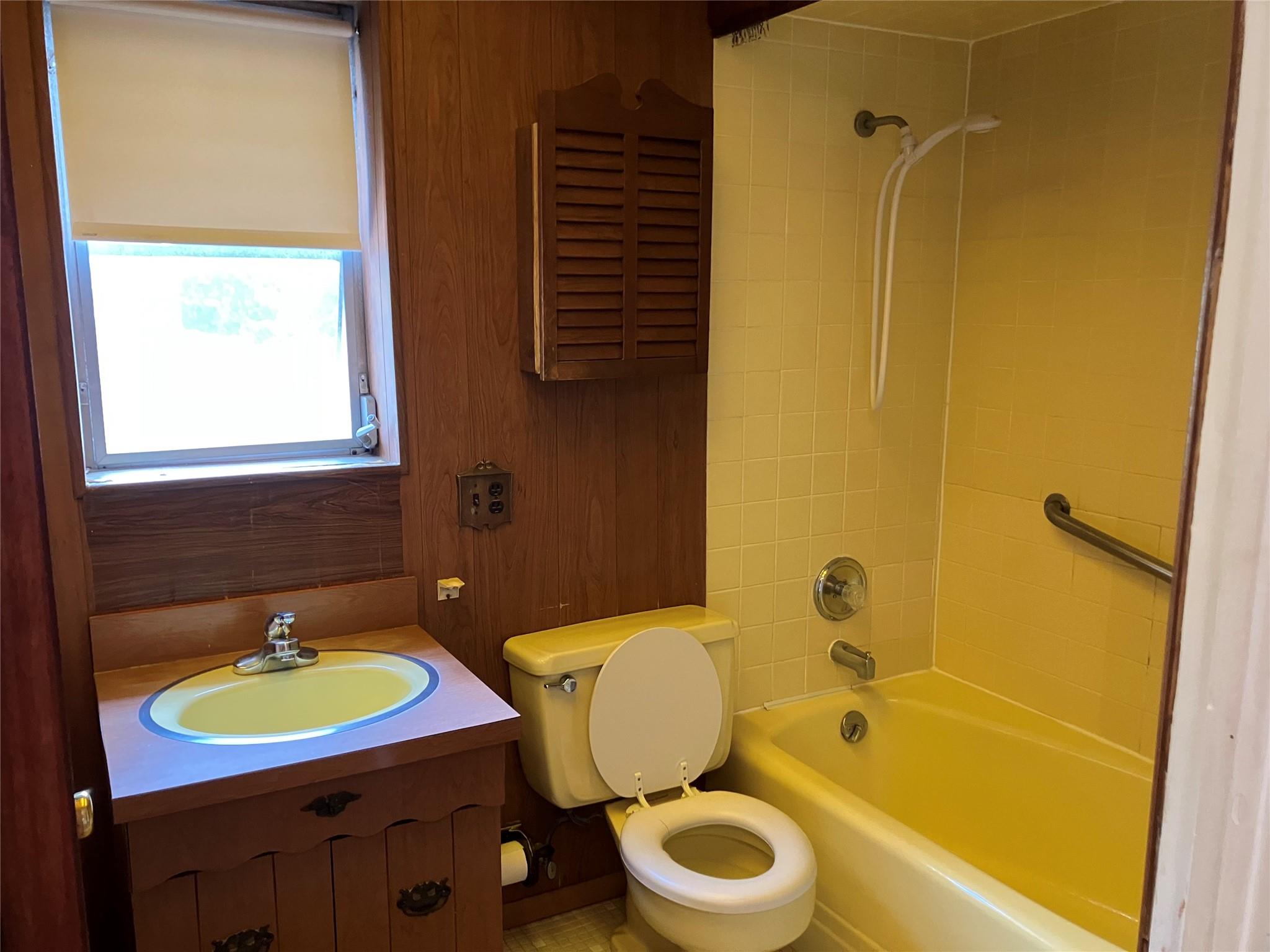 50 Fordham Street, Williston Park, NY 11596