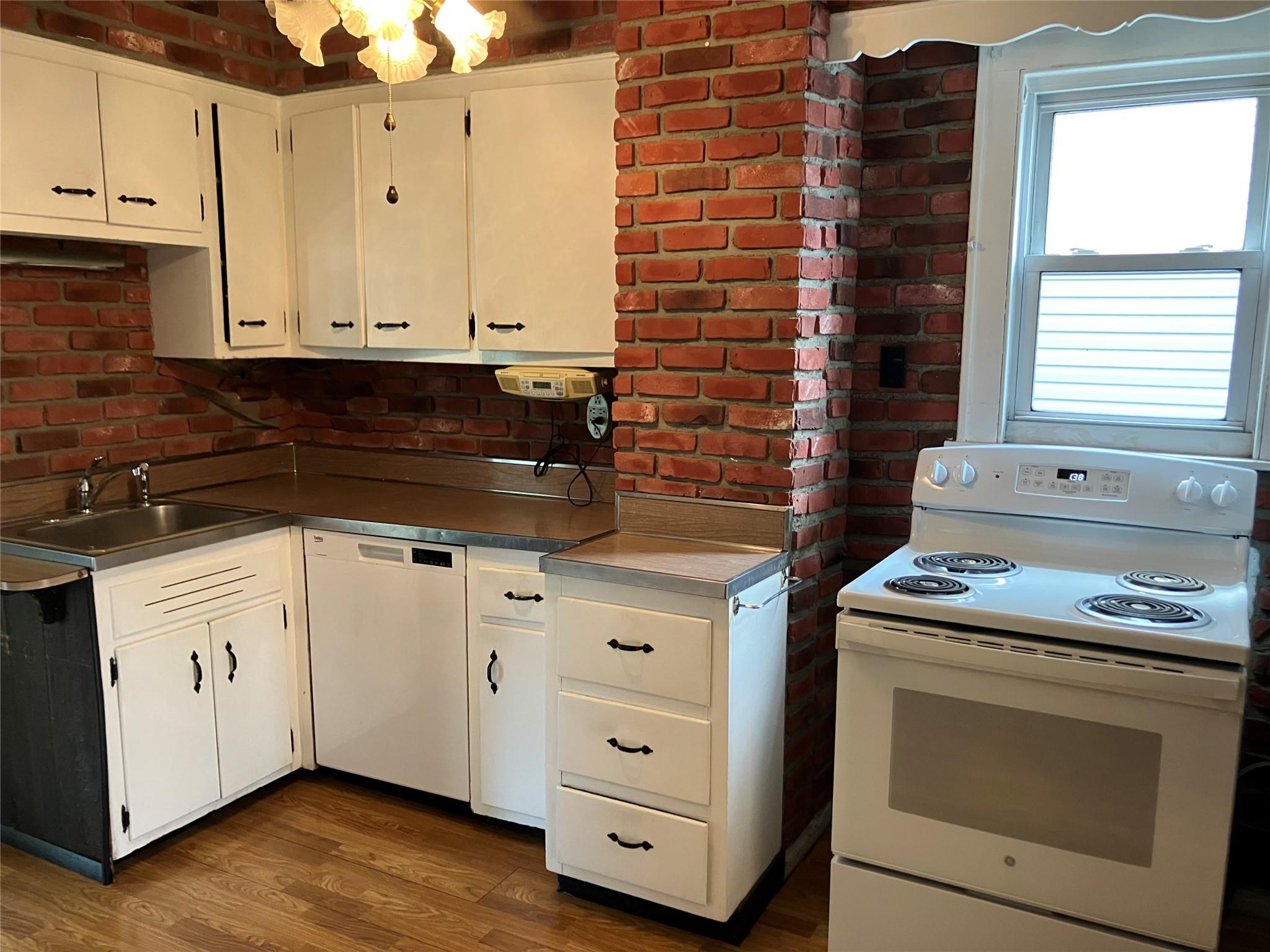 50 Fordham Street, Williston Park, NY 11596