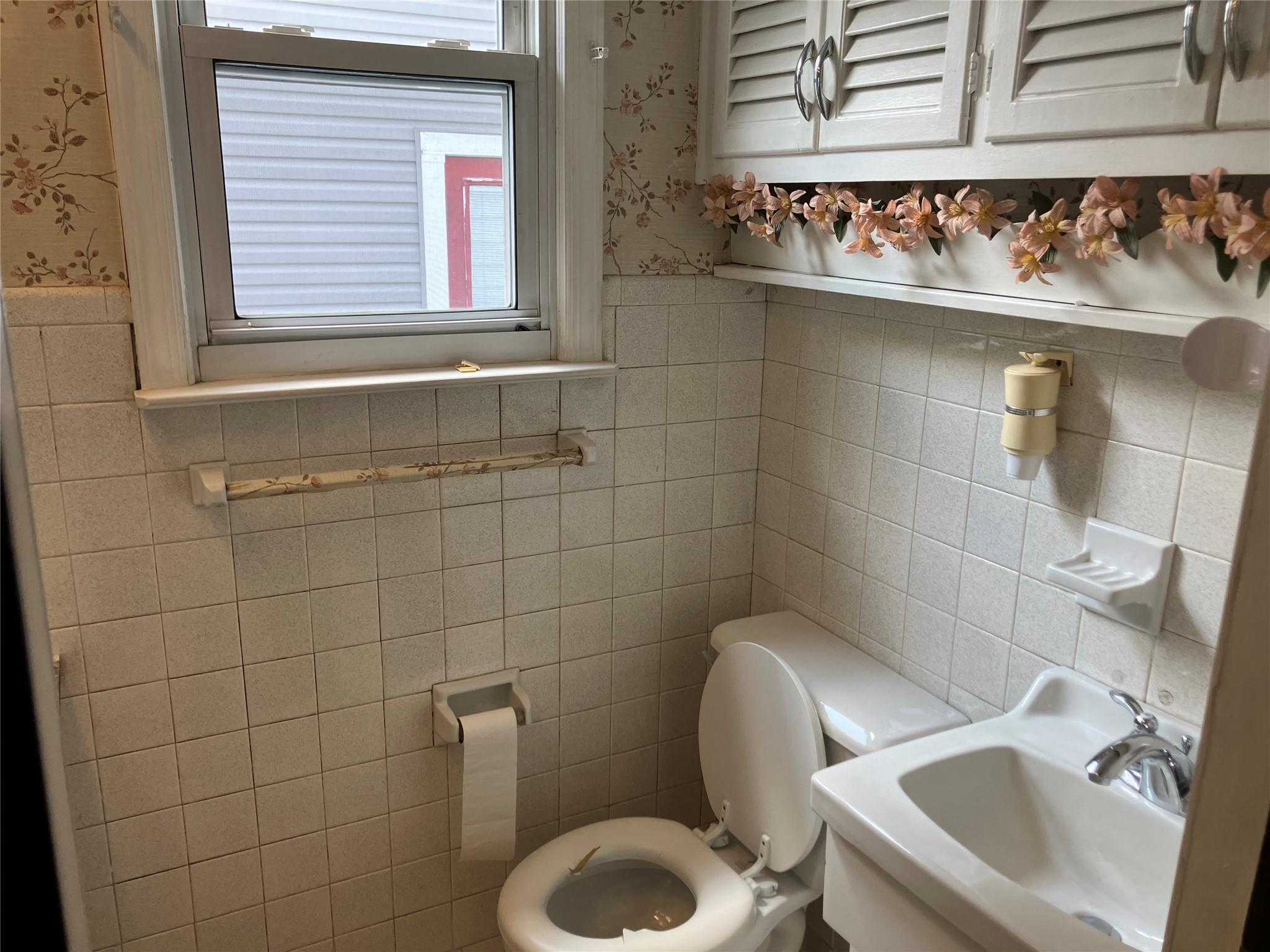 50 Fordham Street, Williston Park, NY 11596