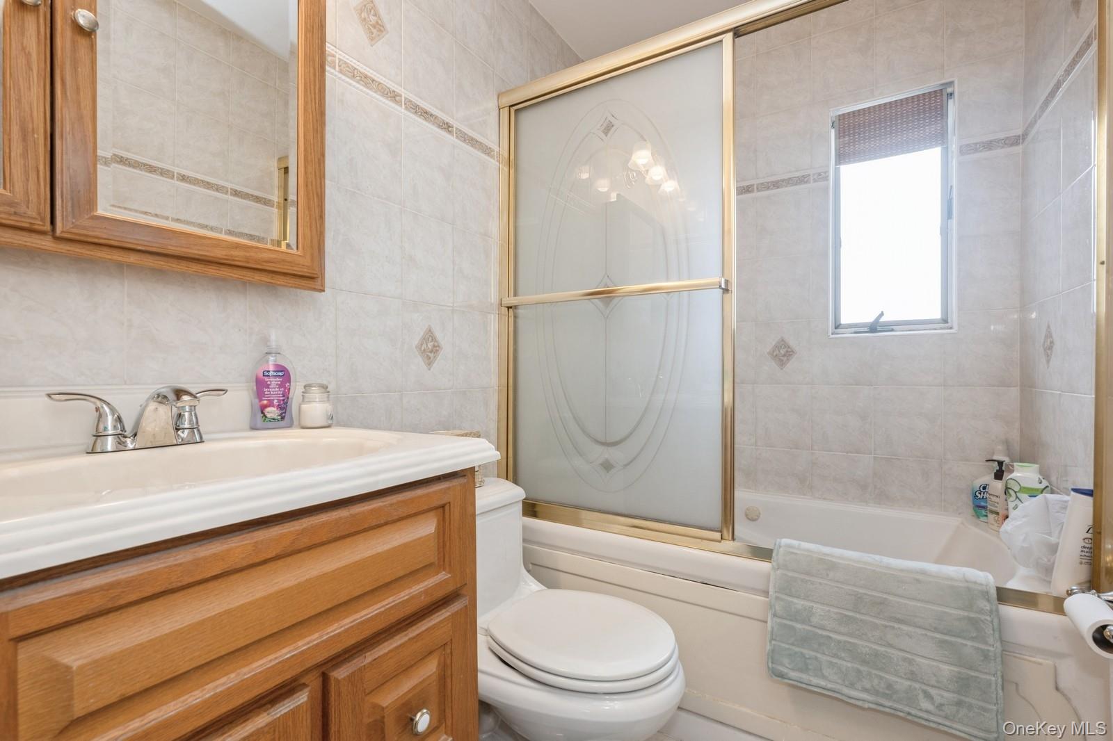 862 Peninsula Boulevard, Woodmere, NY 11598