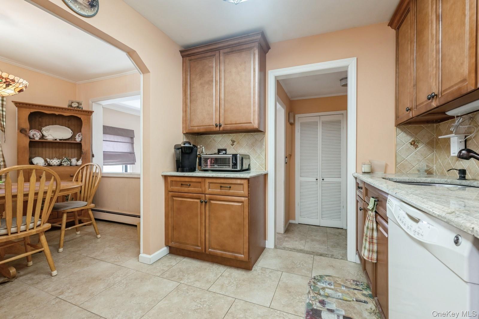 862 Peninsula Boulevard, Woodmere, NY 11598