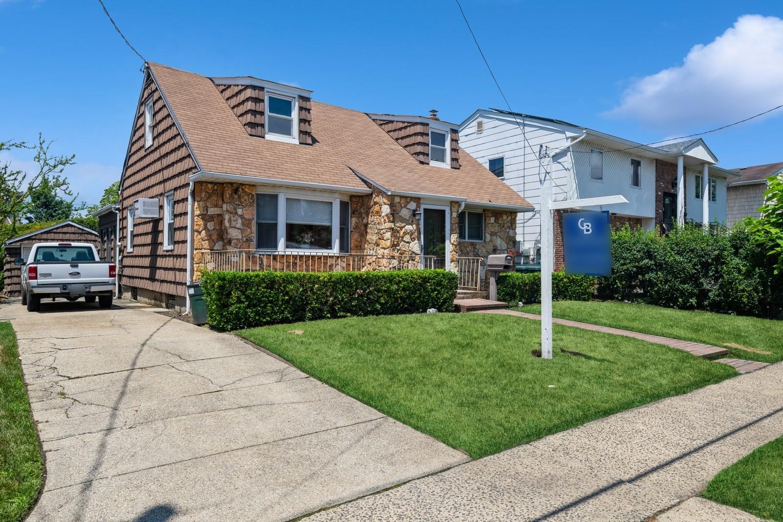 862 Peninsula Boulevard, Woodmere, NY 11598