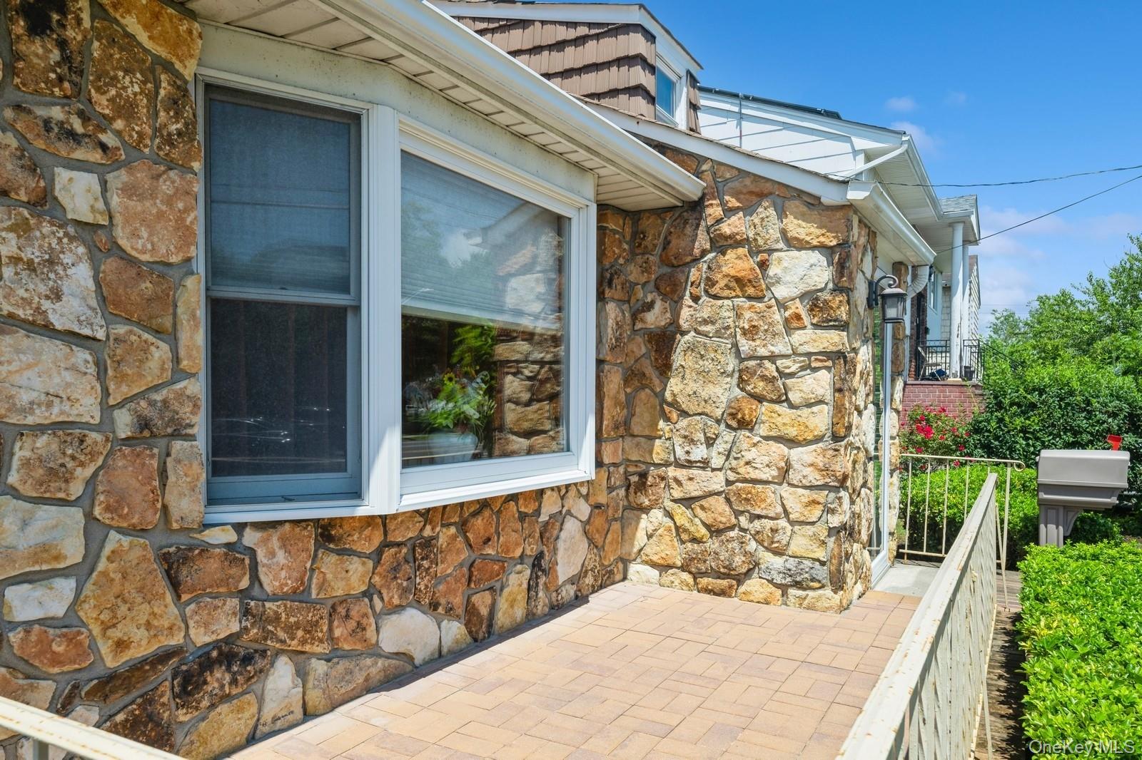 862 Peninsula Boulevard, Woodmere, NY 11598