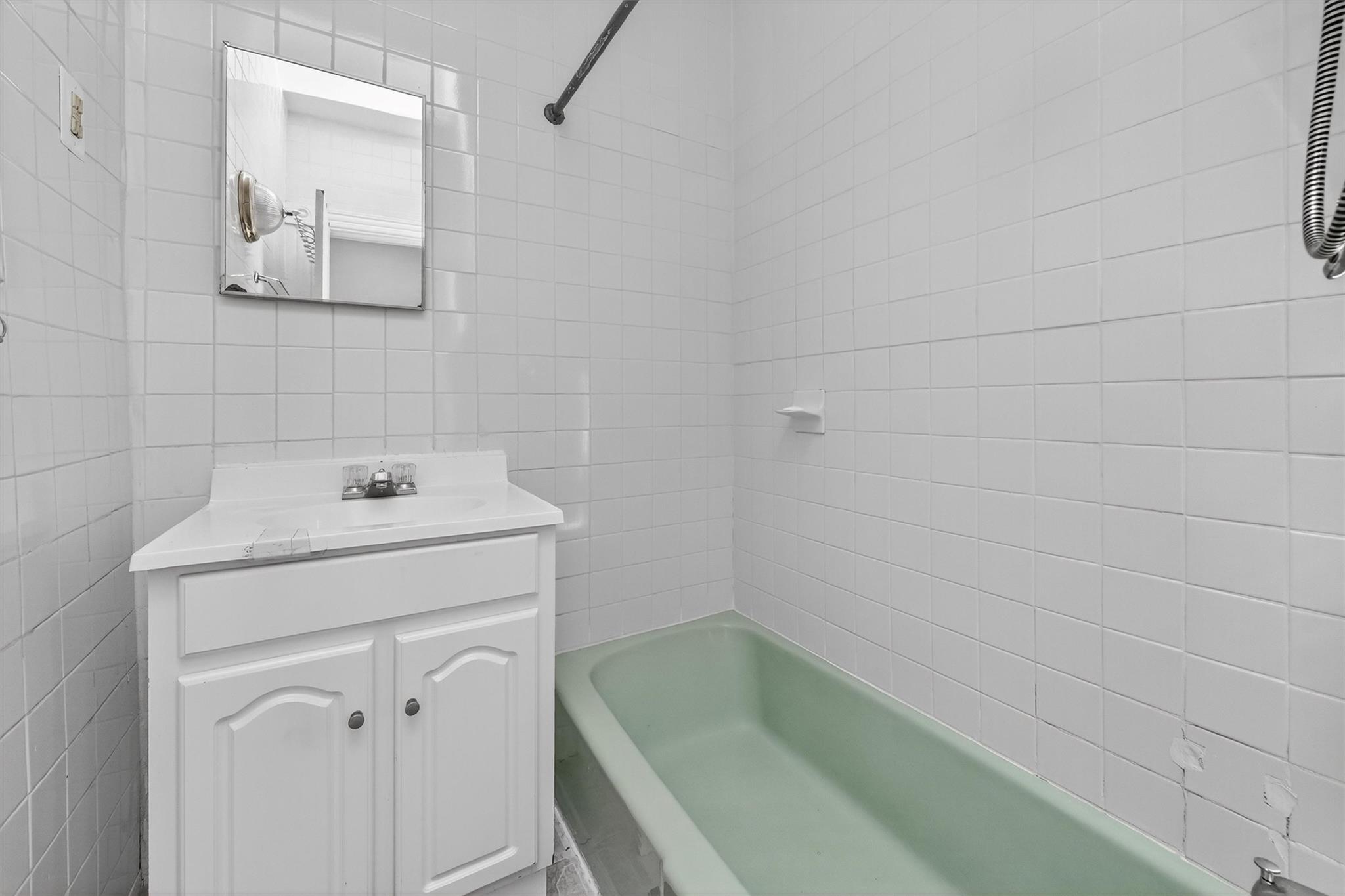 17 Palmetto Street, Brooklyn, NY 11221