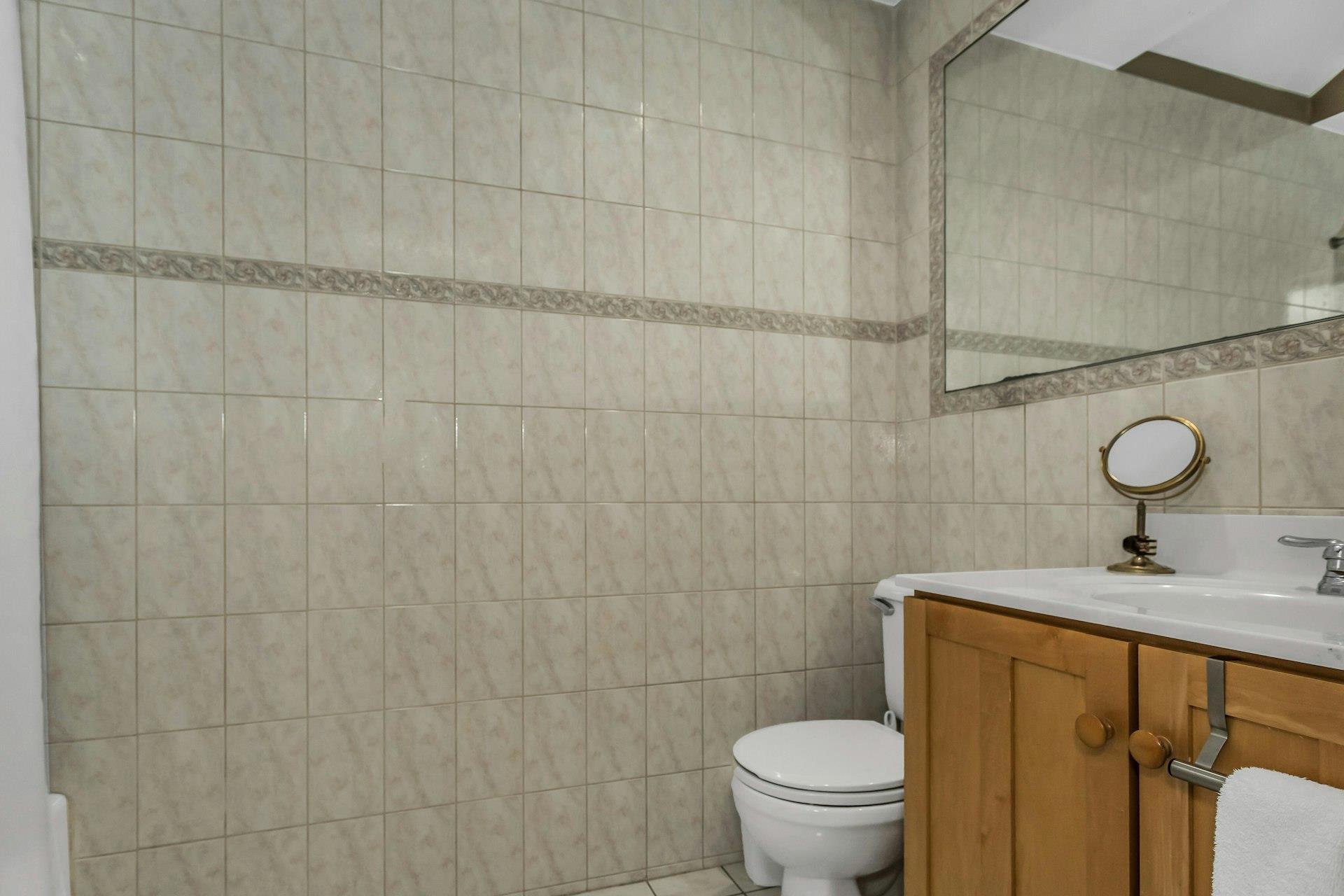 104B Squiretown Road, Hampton Bays, NY 11946