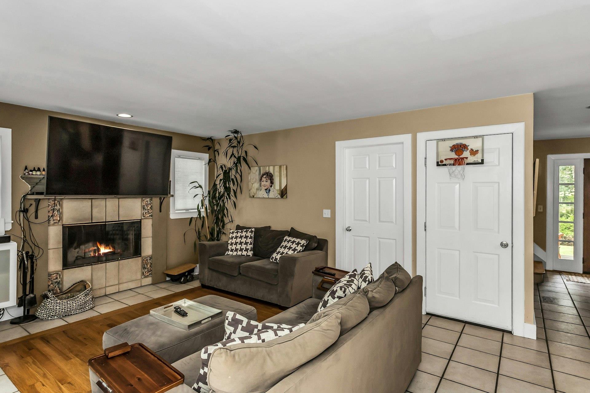 104B Squiretown Road, Hampton Bays, NY 11946