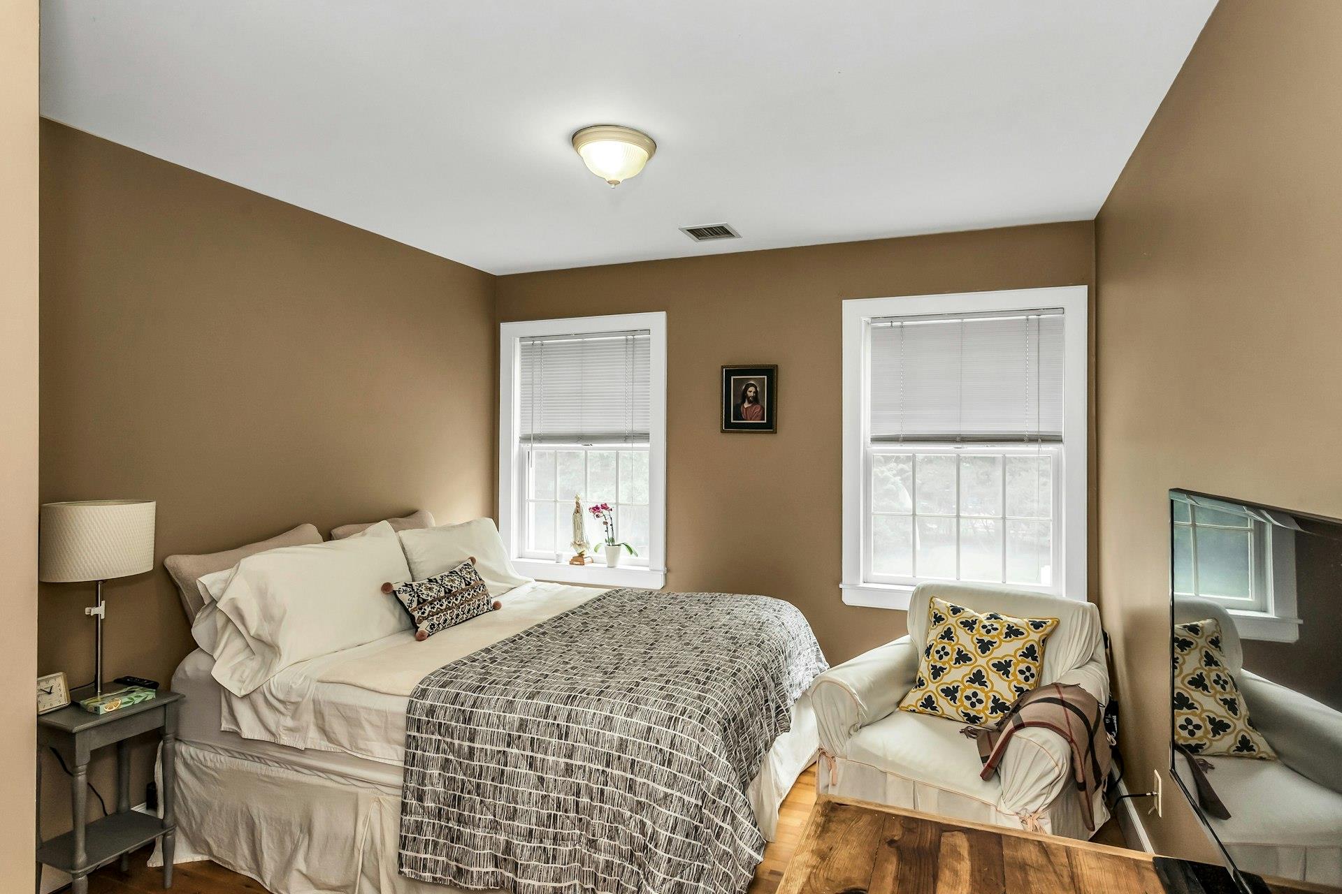 104B Squiretown Road, Hampton Bays, NY 11946