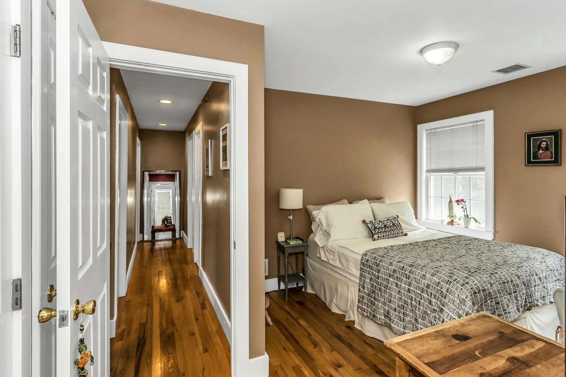 104B Squiretown Road, Hampton Bays, NY 11946