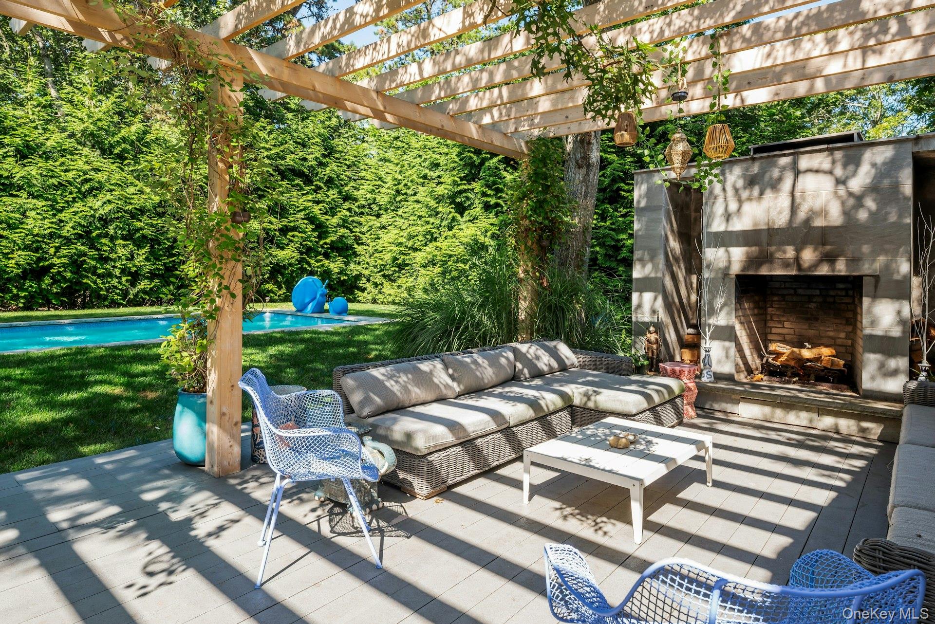 87 Washington Heights Avenue, Hampton Bays, NY 11946