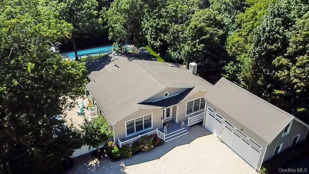 87 Washington Heights Avenue, Hampton Bays, NY 11946