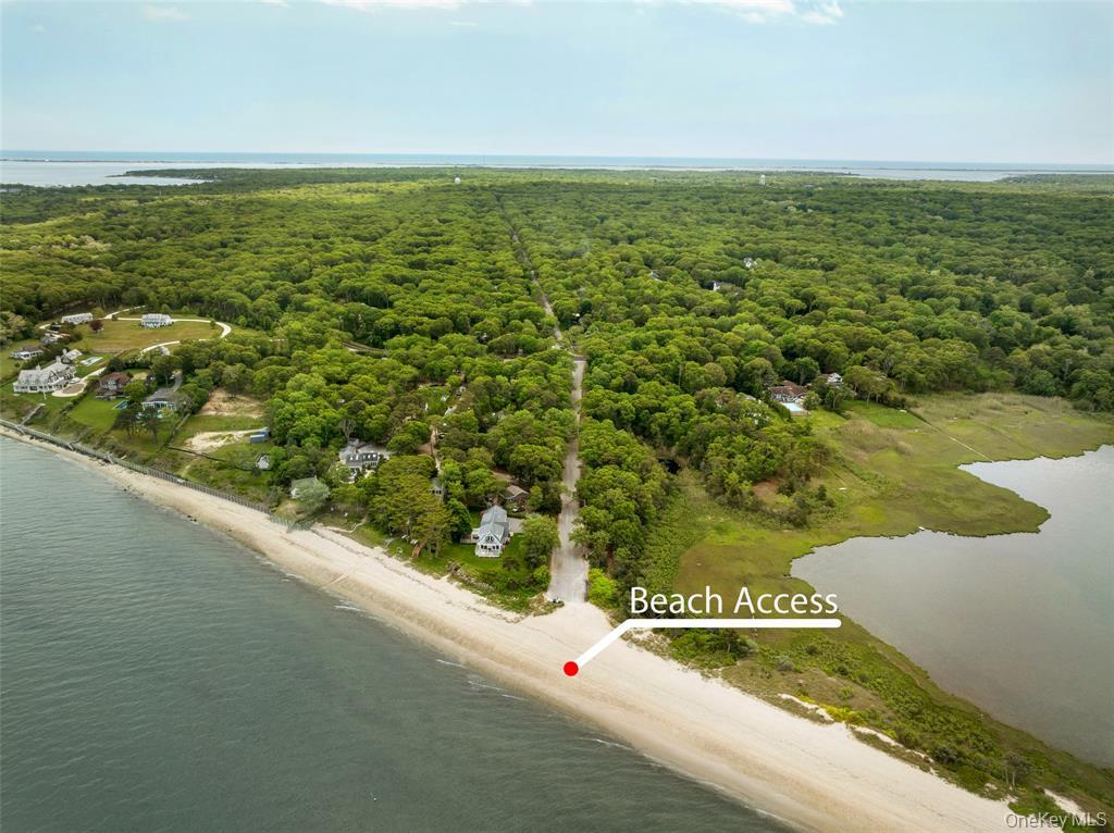 87 Washington Heights Avenue, Hampton Bays, NY 11946