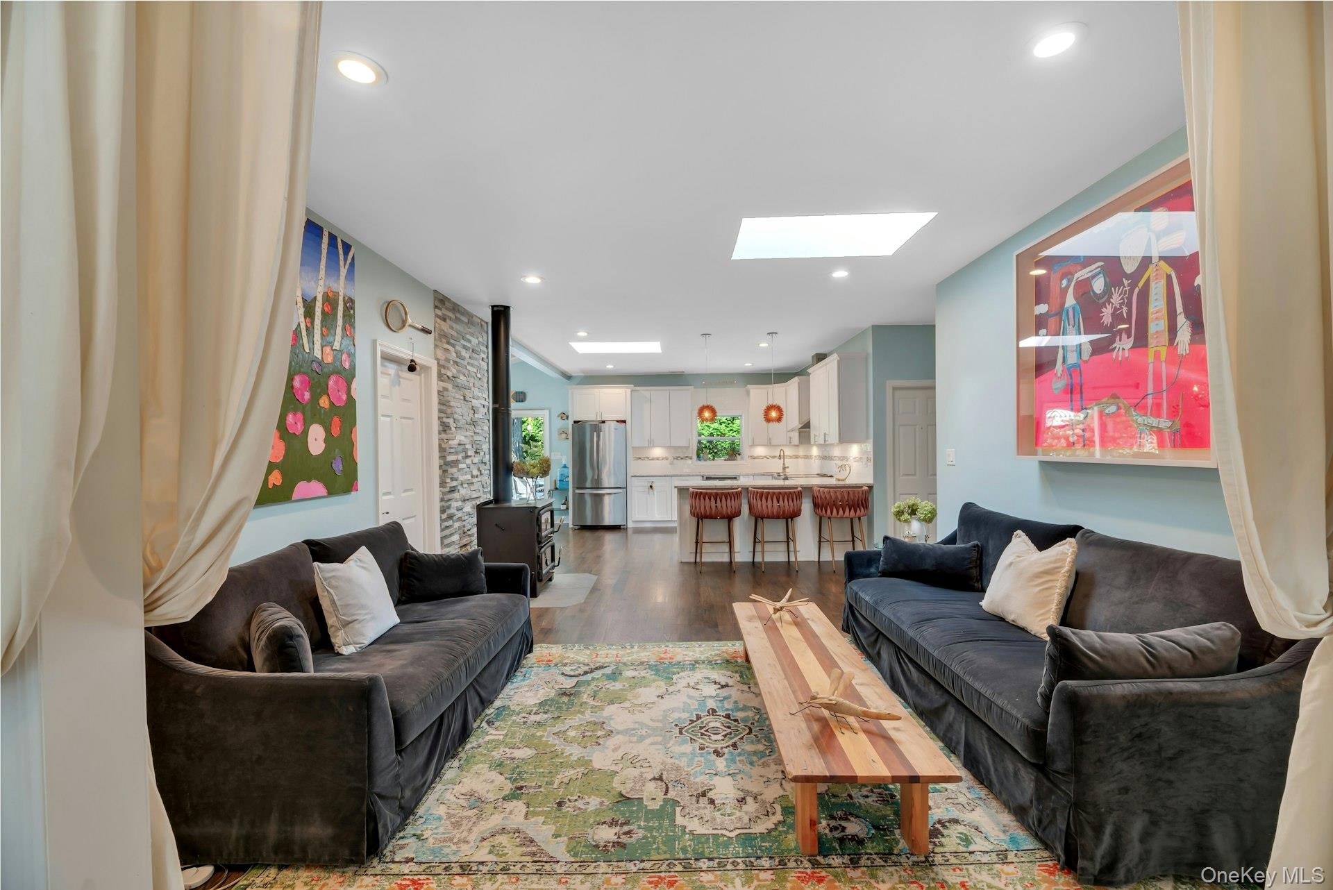 87 Washington Heights Avenue, Hampton Bays, NY 11946