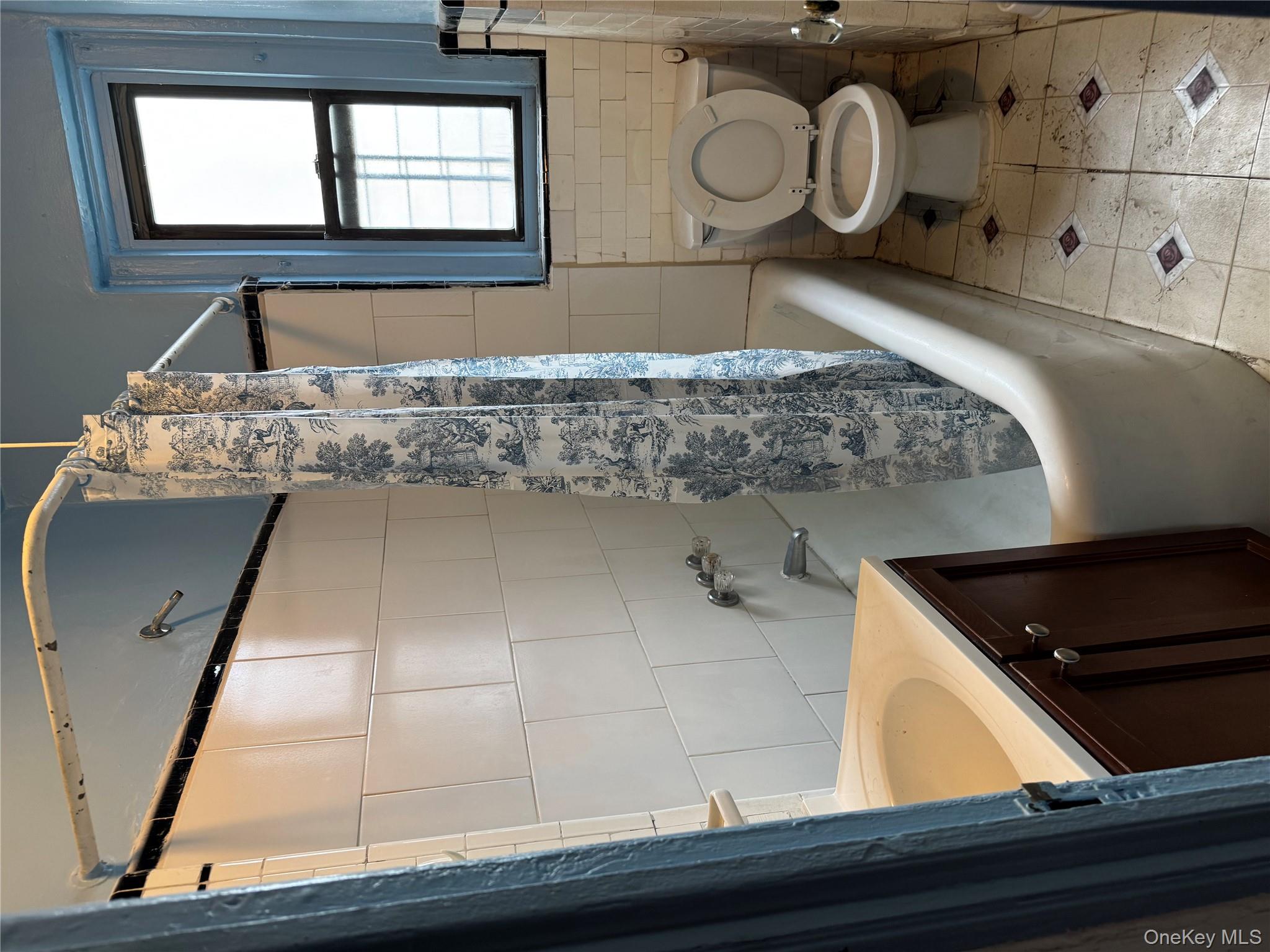 2922 Barnes Ave # 3A, Bronx, NY 10467