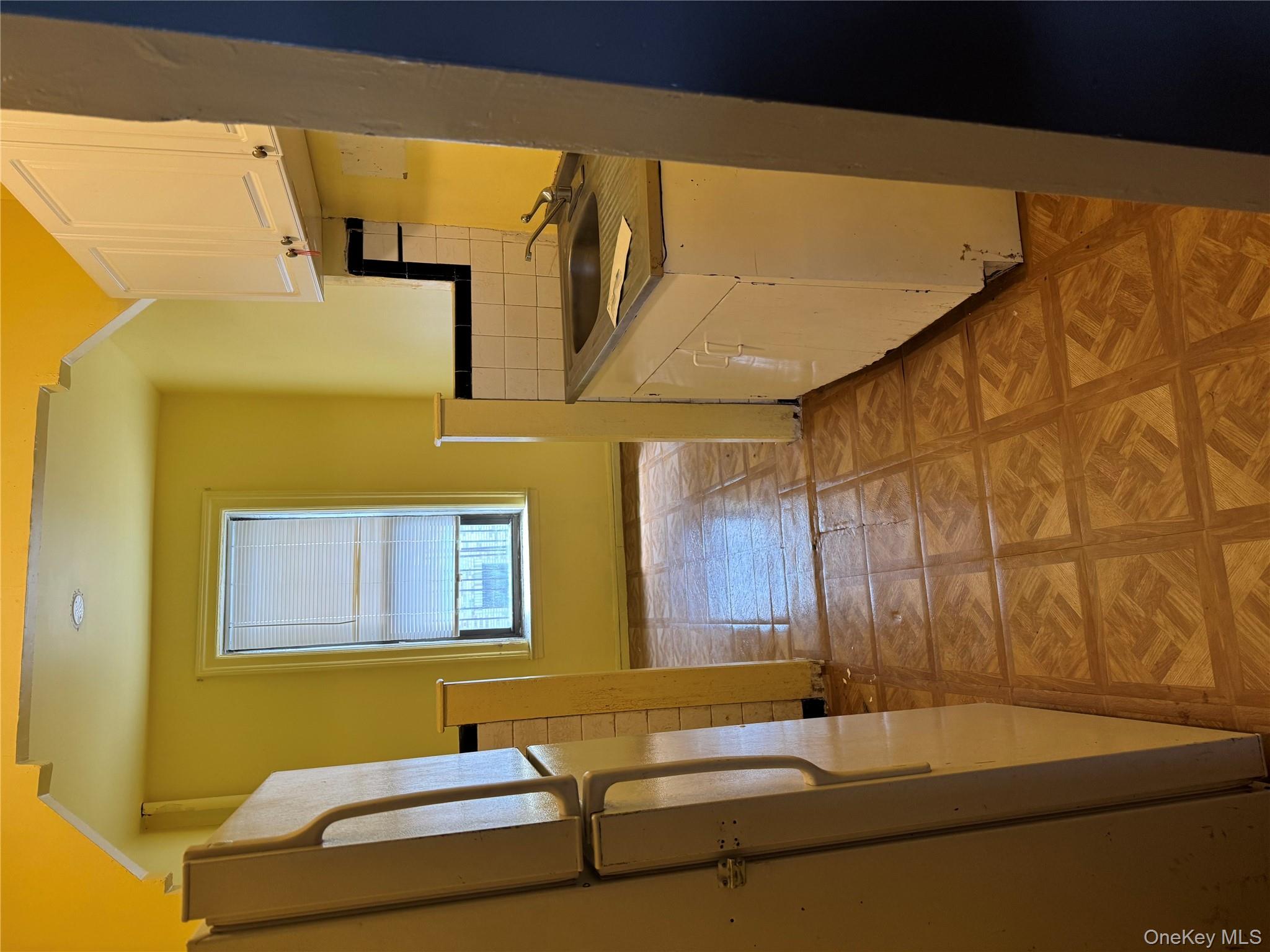 2922 Barnes Ave # 3A, Bronx, NY 10467