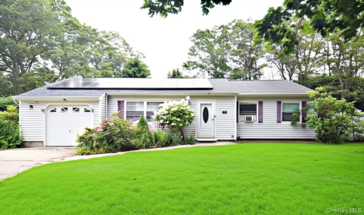 33 Timber Trail Lane, Medford, NY 11763