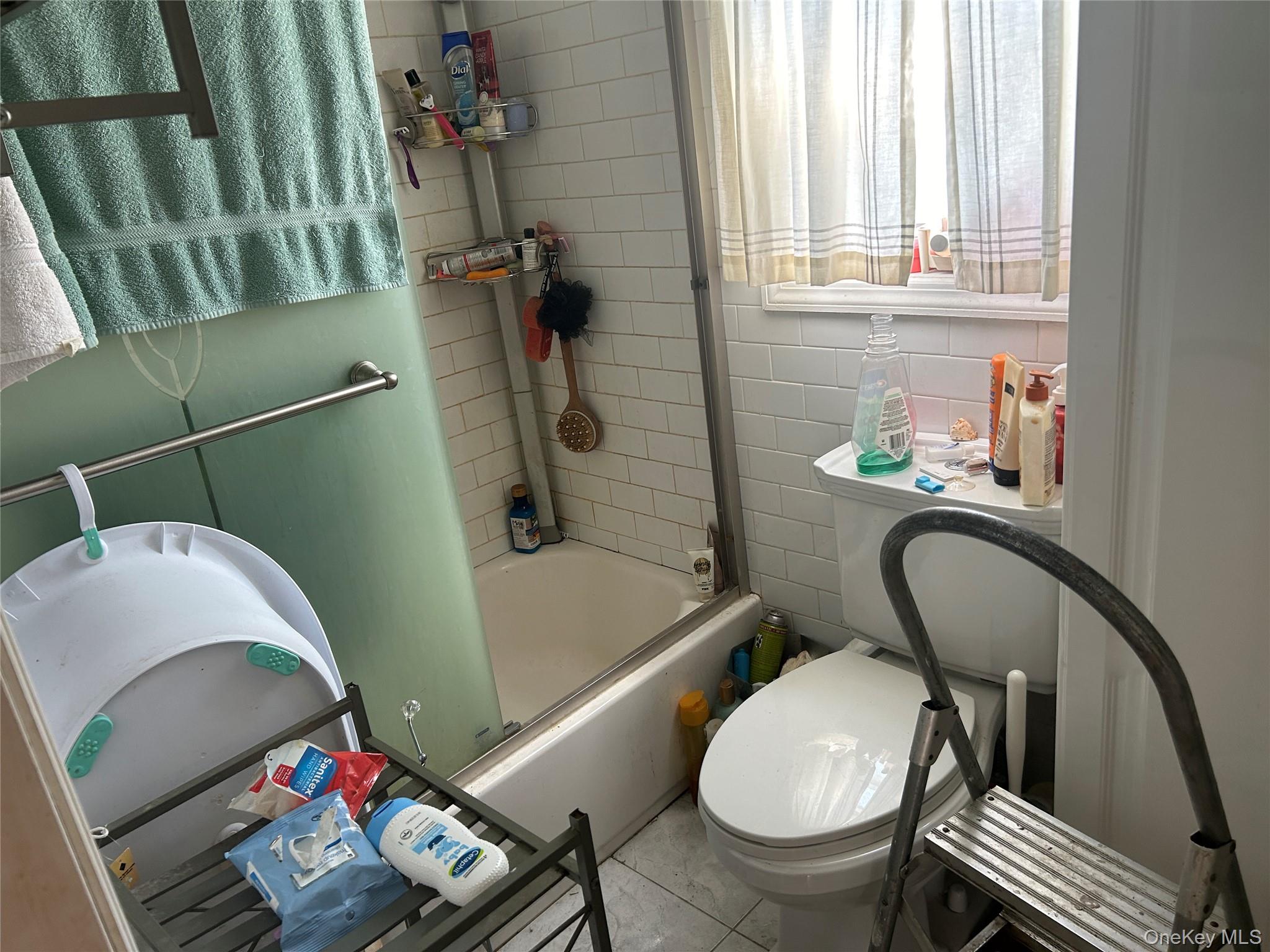 20 W 10th Road, Broad Channel, NY 11693