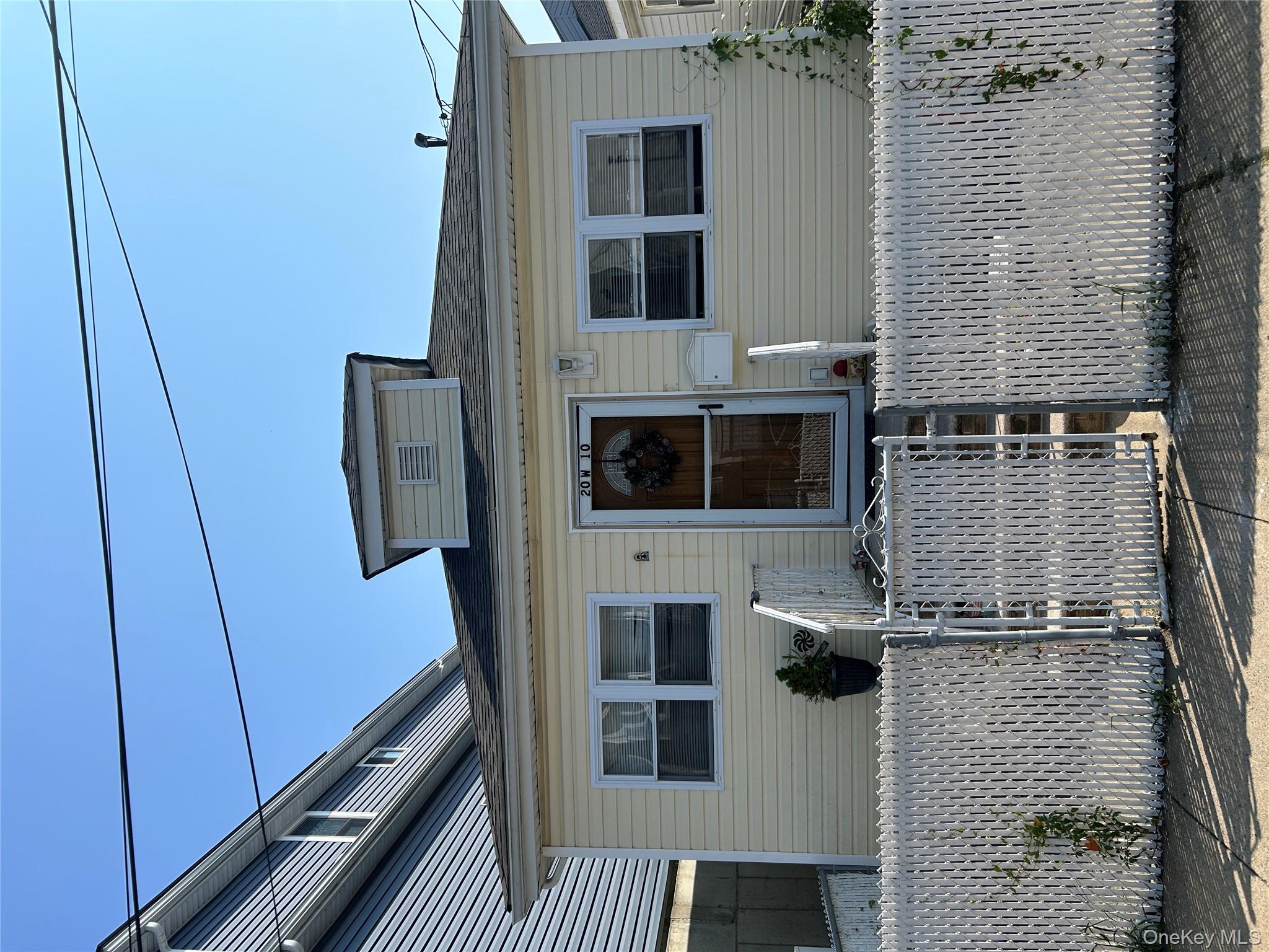 20 W 10th Road, Broad Channel, NY 11693