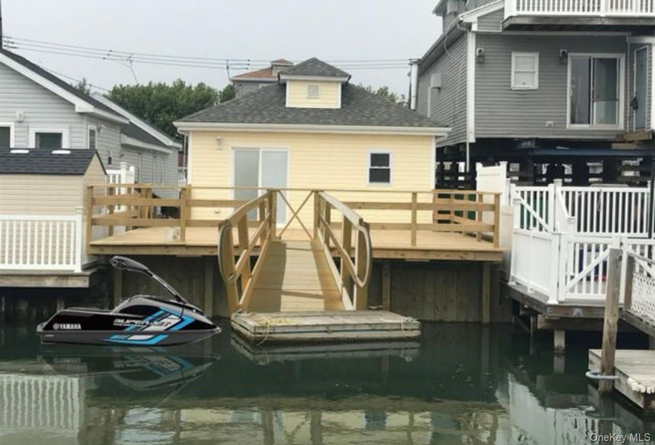 20 W 10th Road, Broad Channel, NY 11693