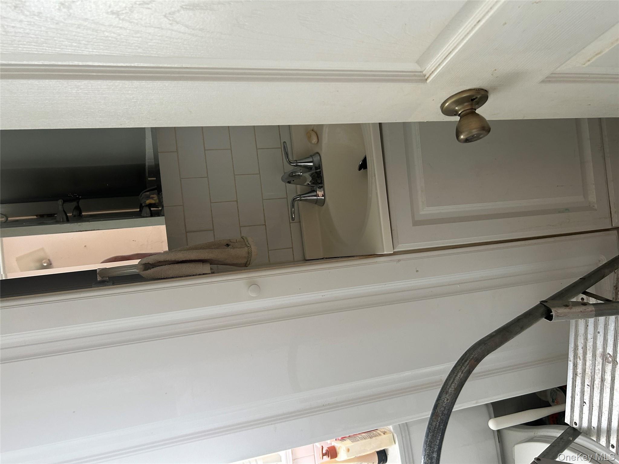 20 W 10th Road, Broad Channel, NY 11693