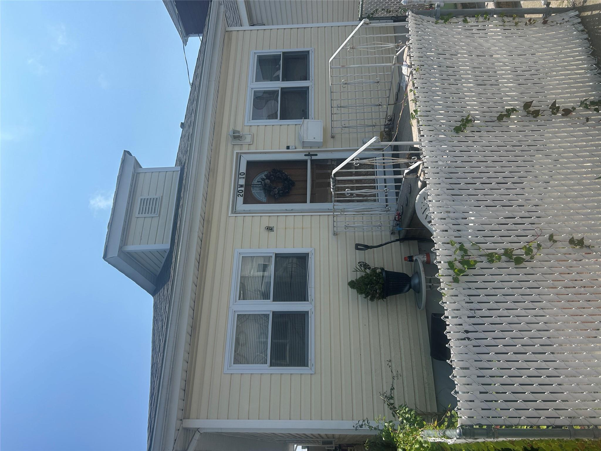 20 W 10th Road, Broad Channel, NY 11693
