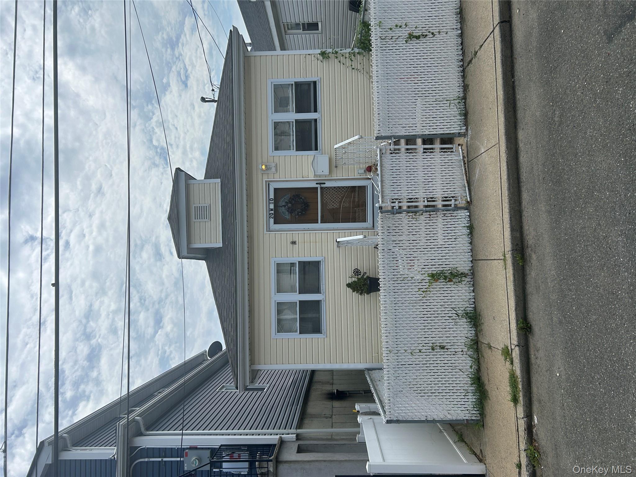 20 W 10th Road, Broad Channel, NY 11693