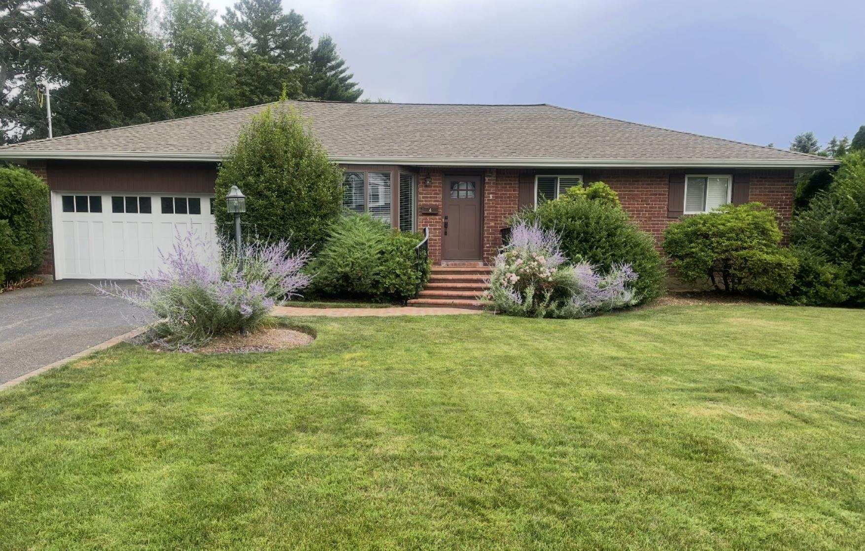 4 Pell Lane, Syosset, NY 11791