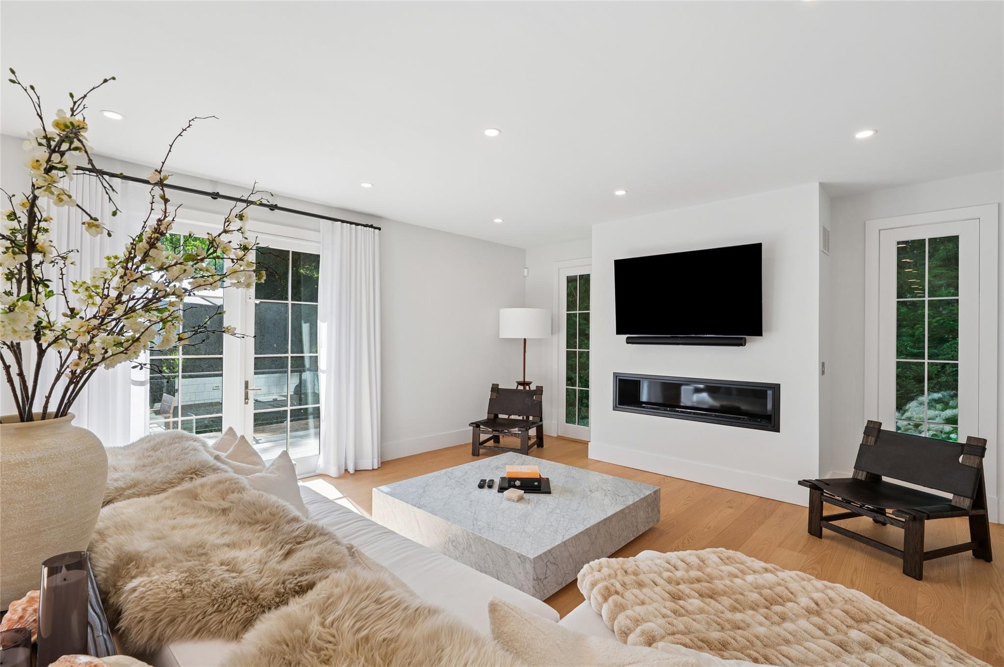 5 Kings Lane, Southampton, NY 11968