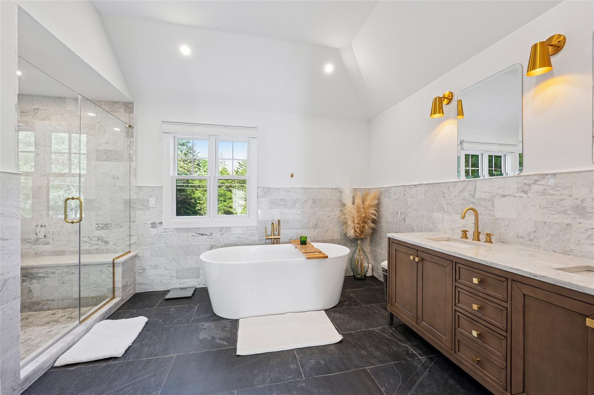 5 Kings Lane, Southampton, NY 11968