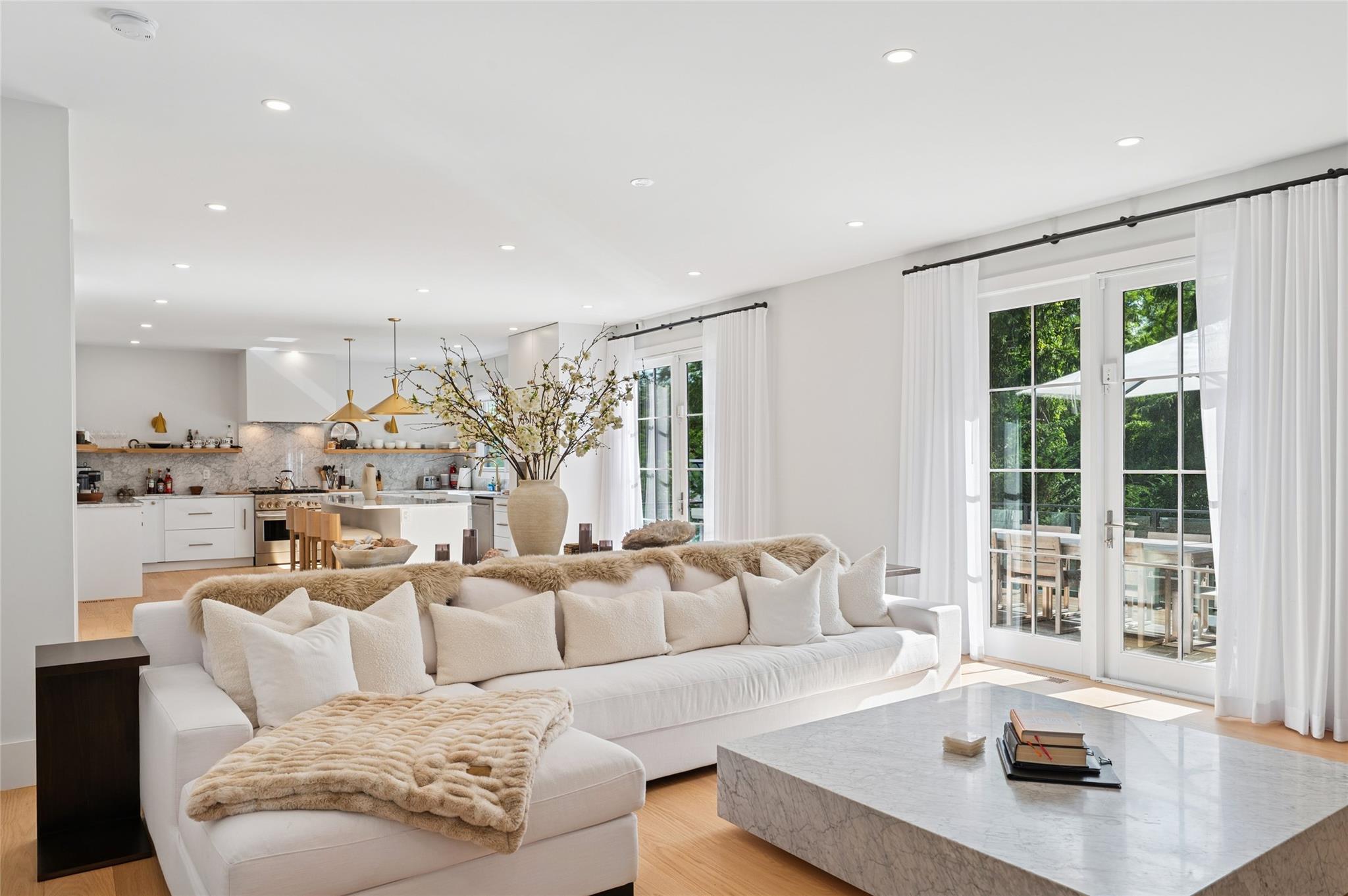 5 Kings Lane, Southampton, NY 11968