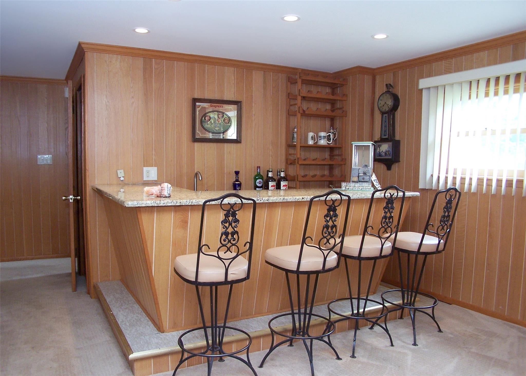 27 Donald Street, Holbrook, NY 11741