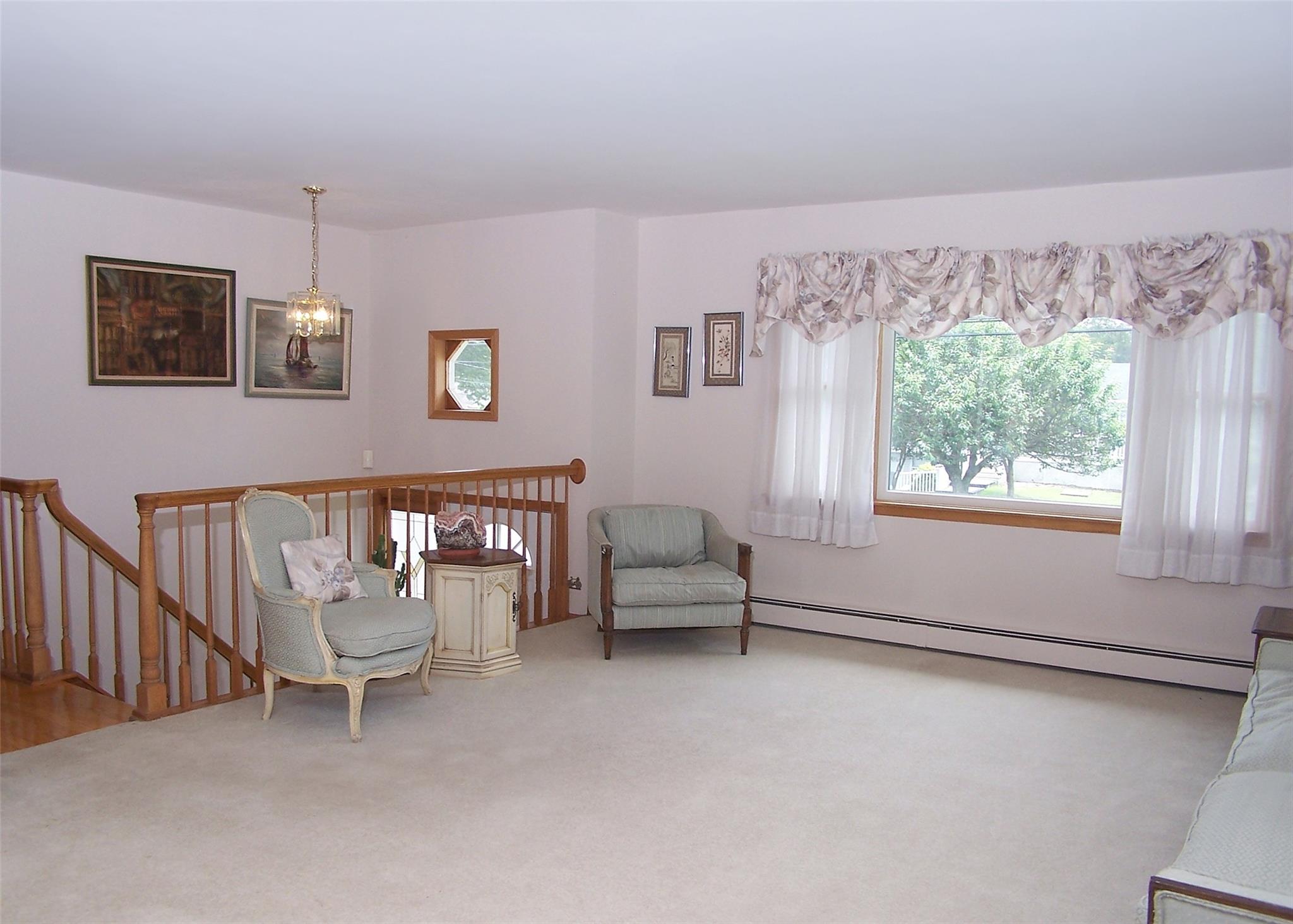 27 Donald Street, Holbrook, NY 11741