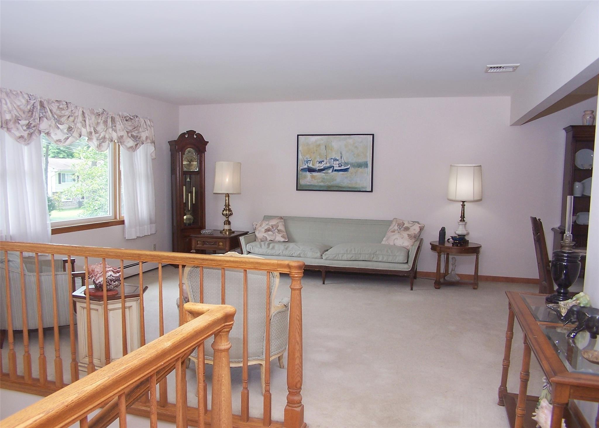 27 Donald Street, Holbrook, NY 11741