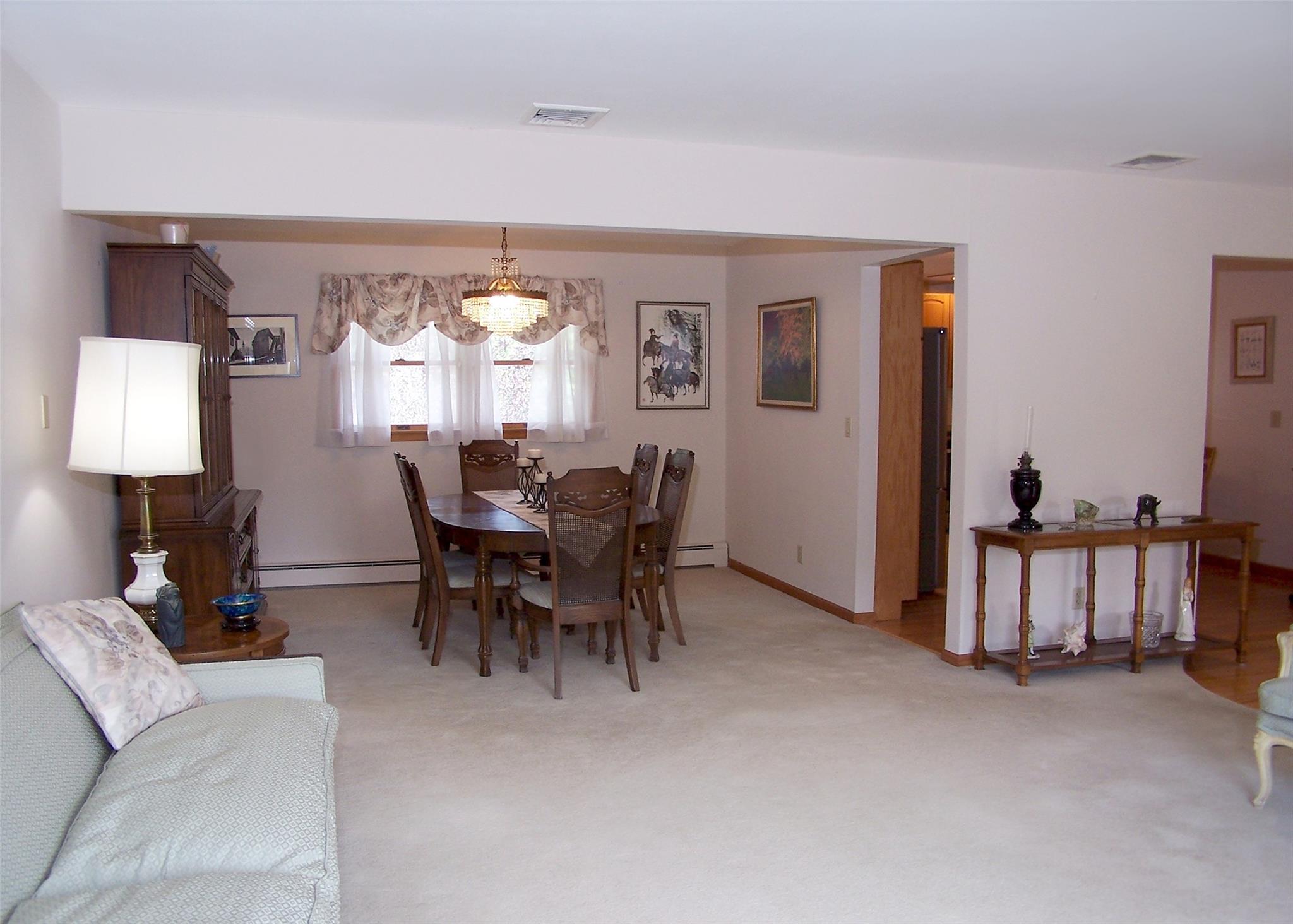 27 Donald Street, Holbrook, NY 11741