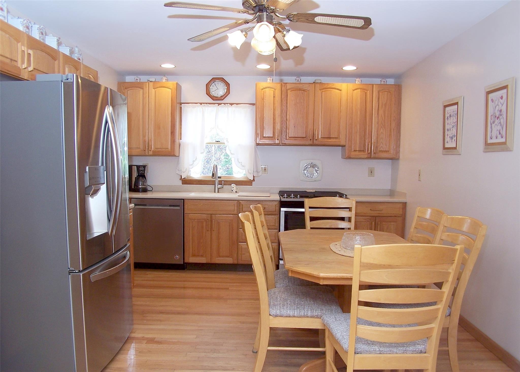 27 Donald Street, Holbrook, NY 11741