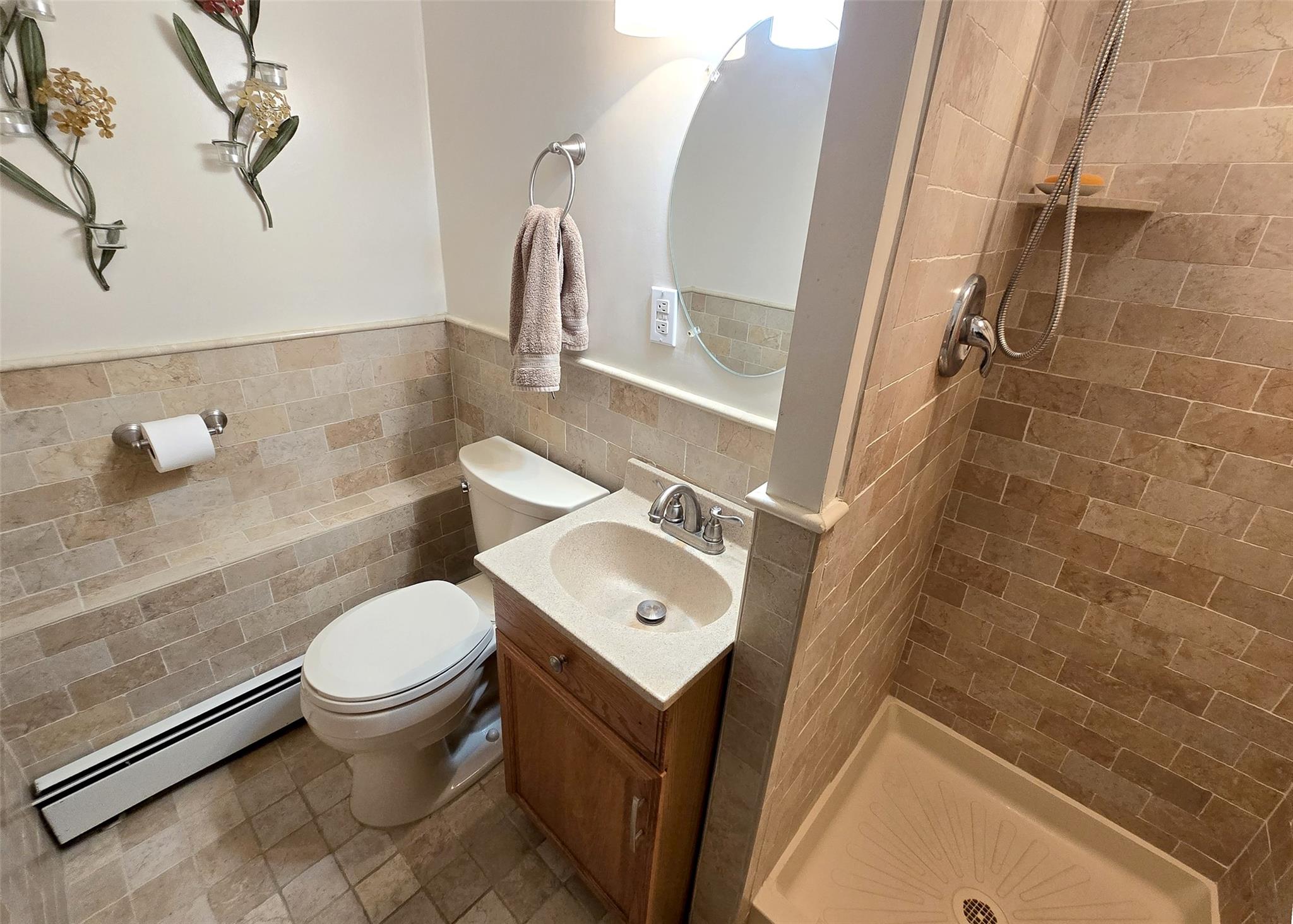 27 Donald Street, Holbrook, NY 11741