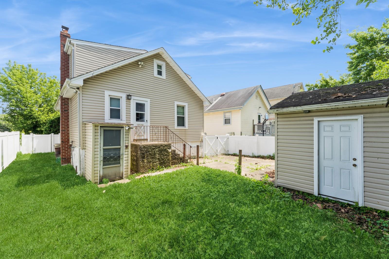 405 Hamilton Avenue, Hewlett, NY 11557