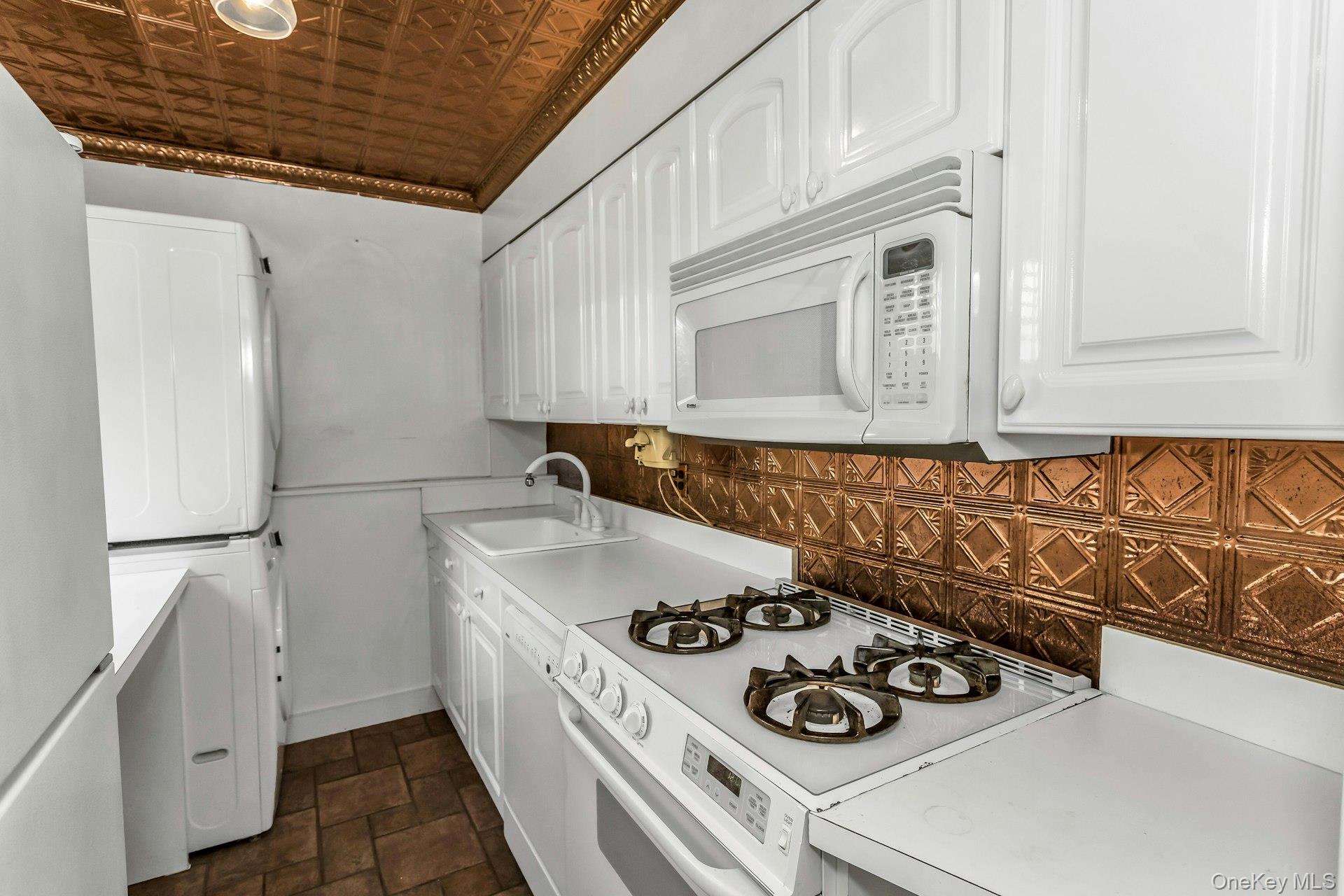 15-06 212 Street # 207, Bayside, NY 11360