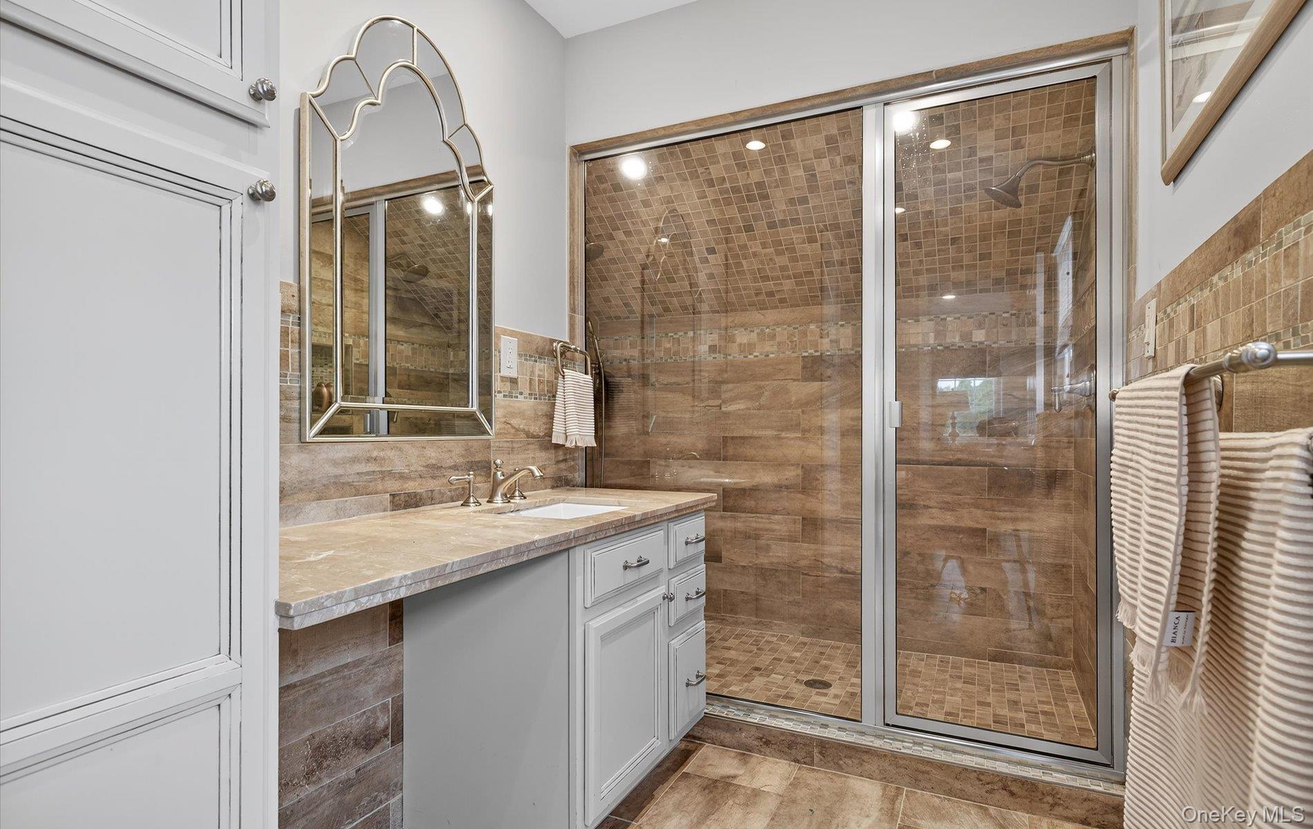 321 Lagoon Drive S, Copiague, NY 11726