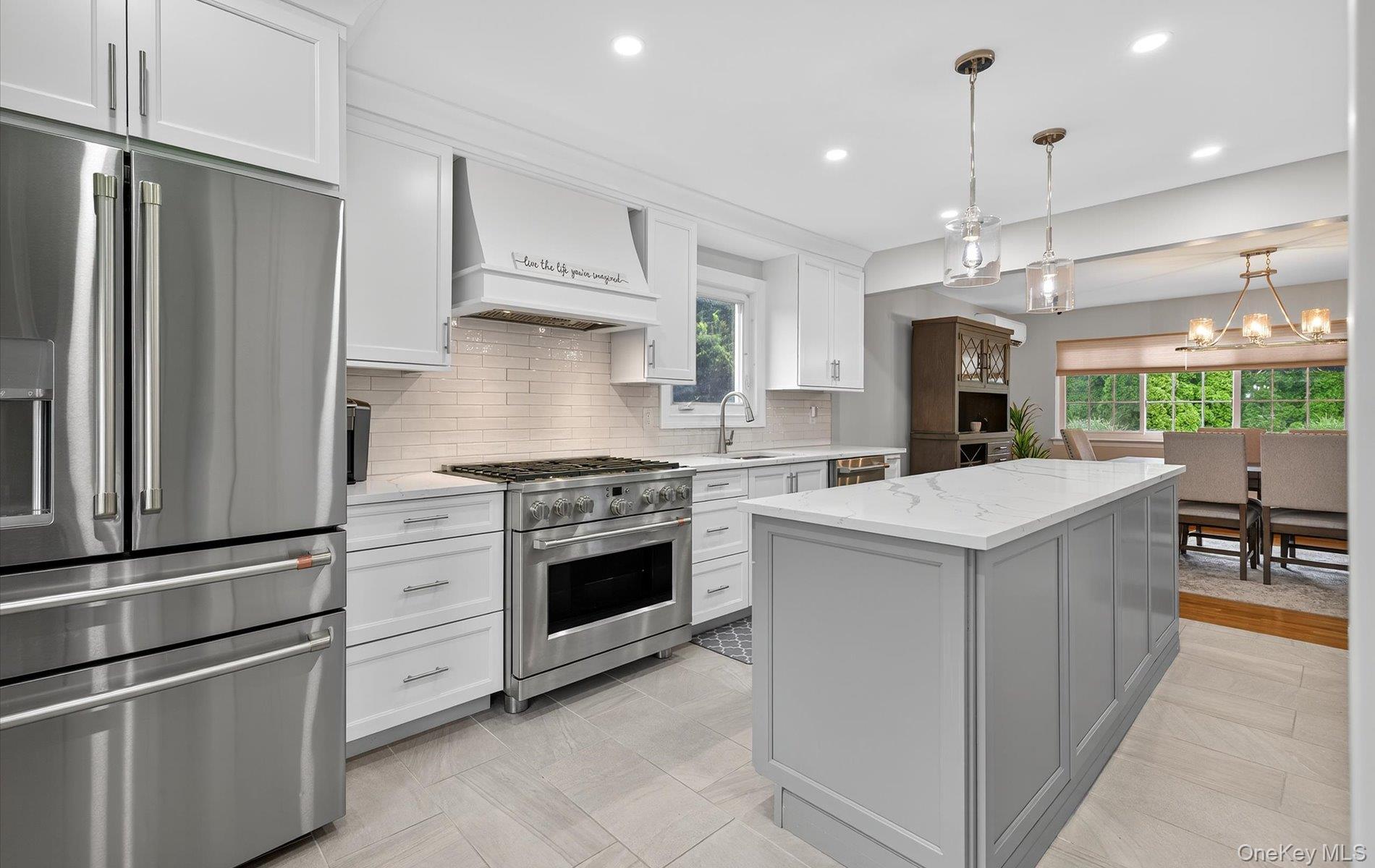 321 Lagoon Drive S, Copiague, NY 11726