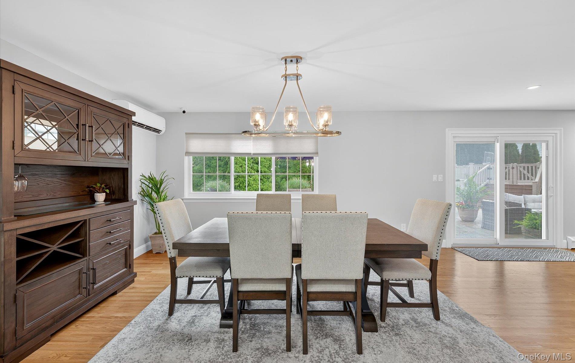 321 Lagoon Drive S, Copiague, NY 11726