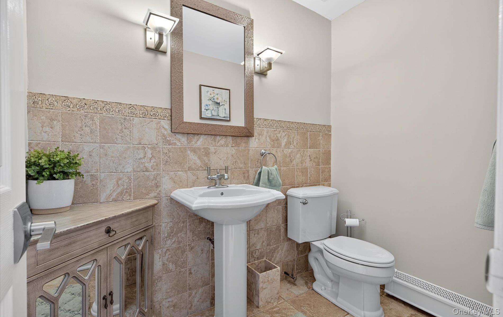 321 Lagoon Drive S, Copiague, NY 11726