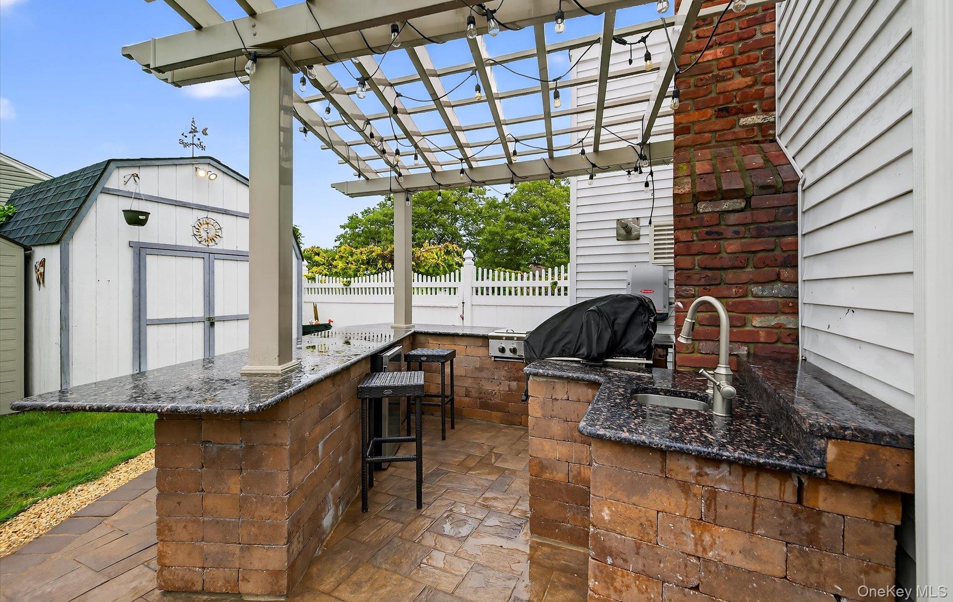 321 Lagoon Drive S, Copiague, NY 11726