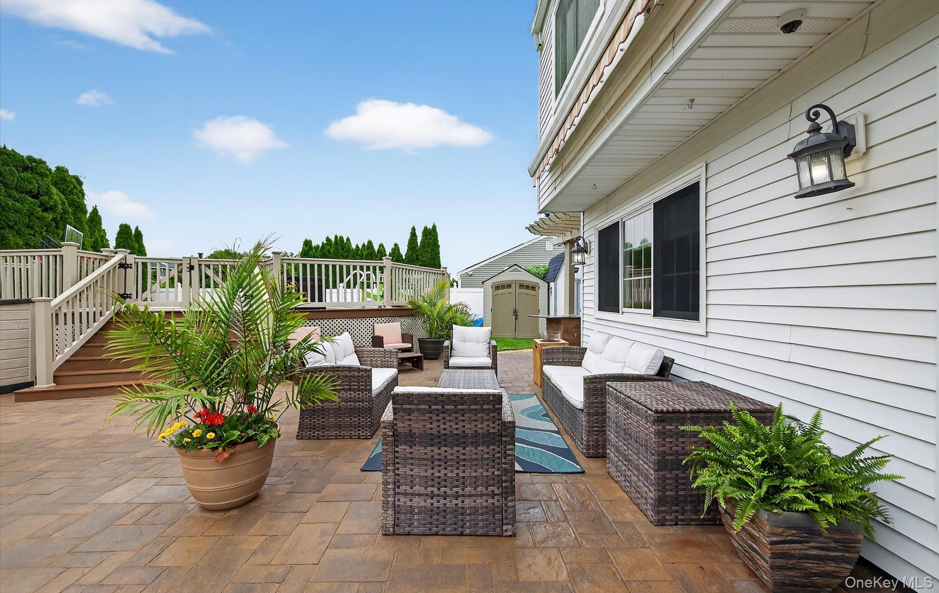 321 Lagoon Drive S, Copiague, NY 11726