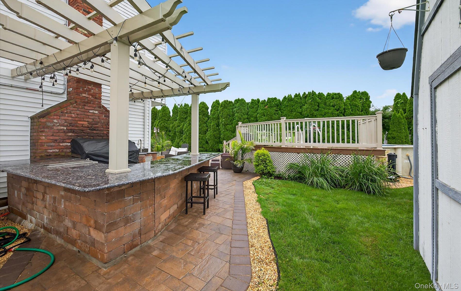 321 Lagoon Drive S, Copiague, NY 11726