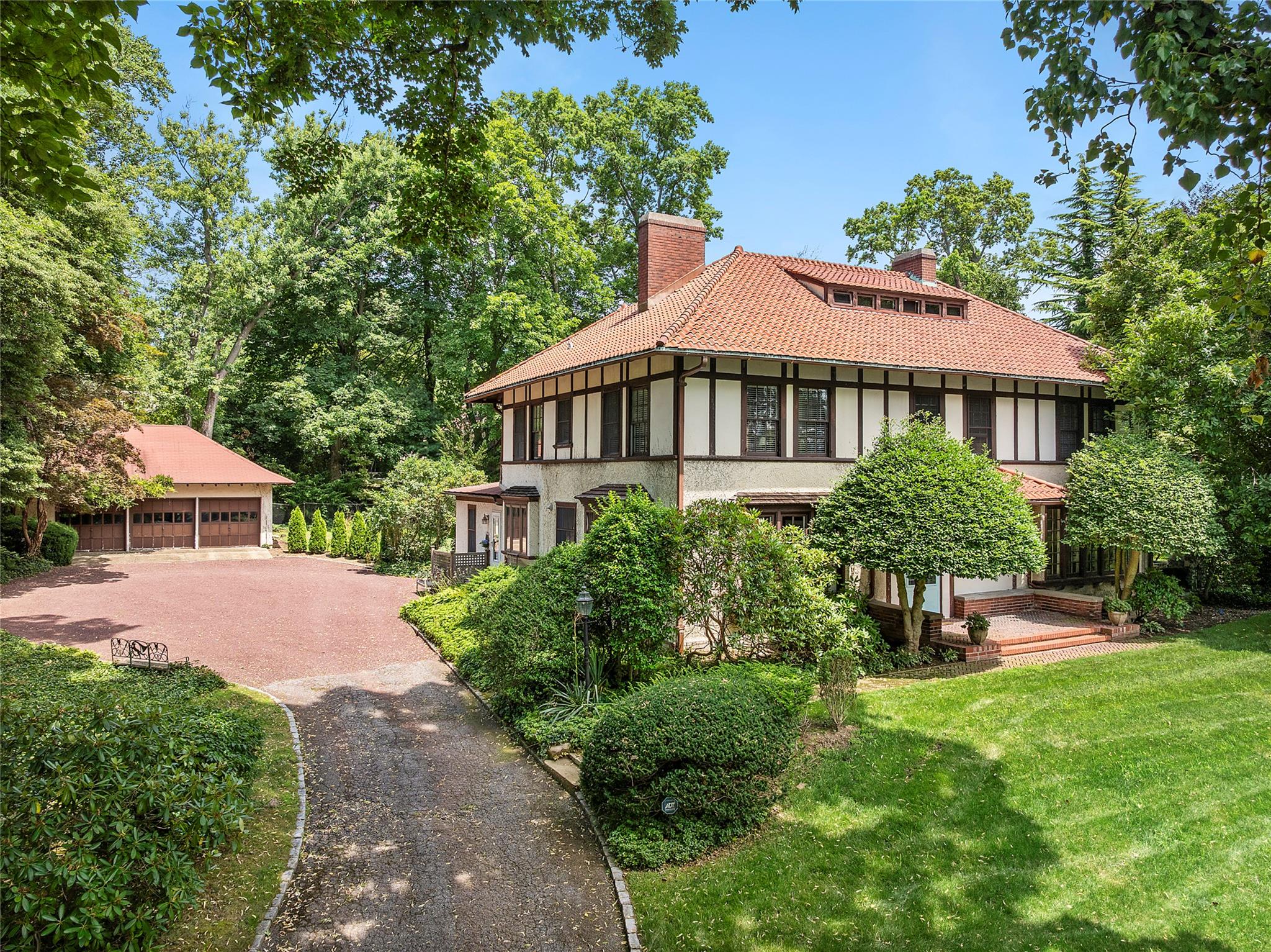 7 Edgehill Road, Glen Cove, NY 11542