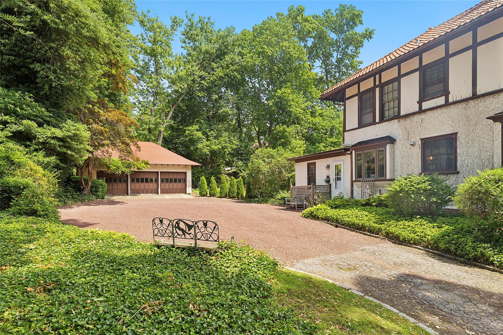 7 Edgehill Road, Glen Cove, NY 11542