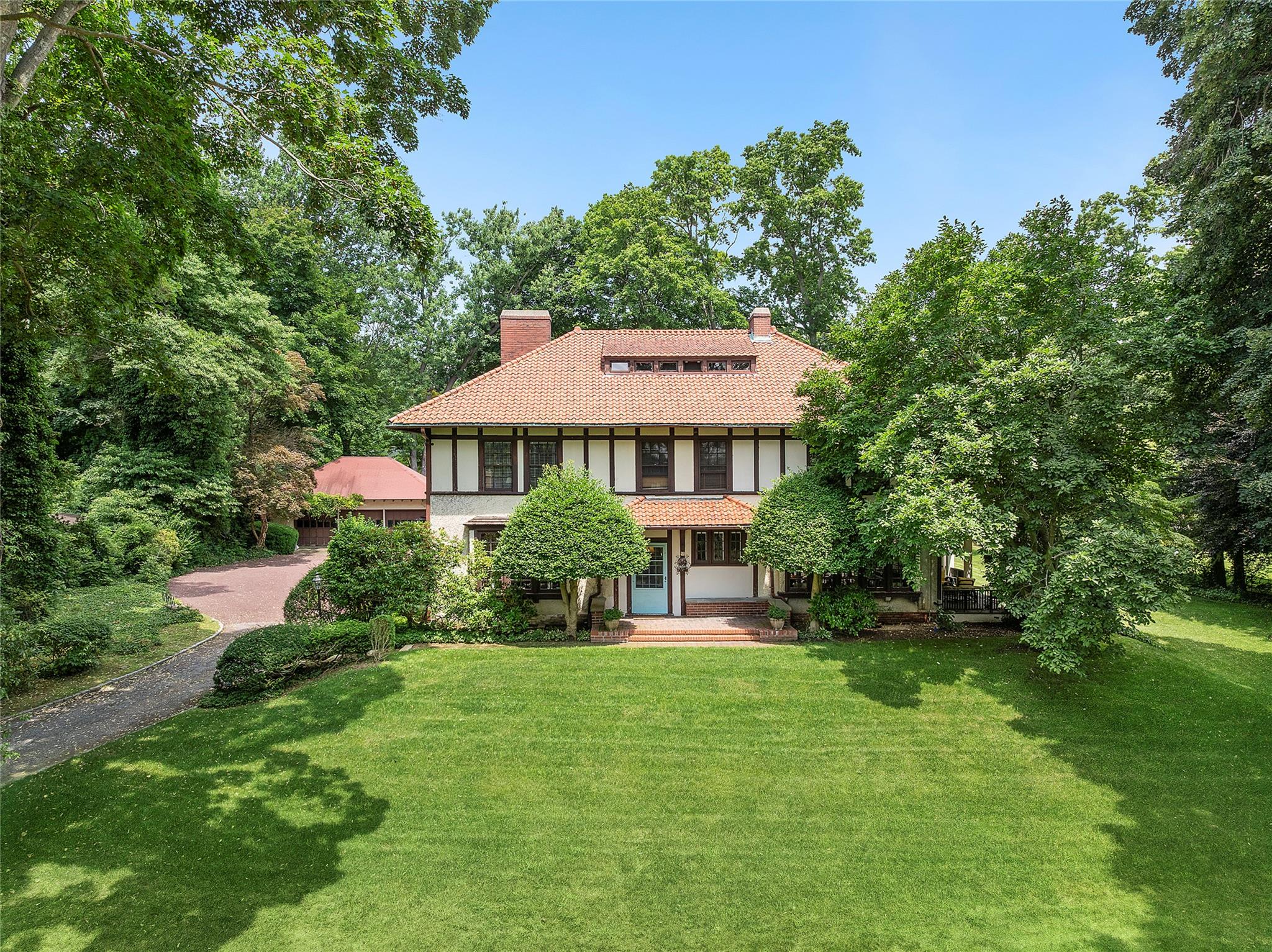 7 Edgehill Road, Glen Cove, NY 11542